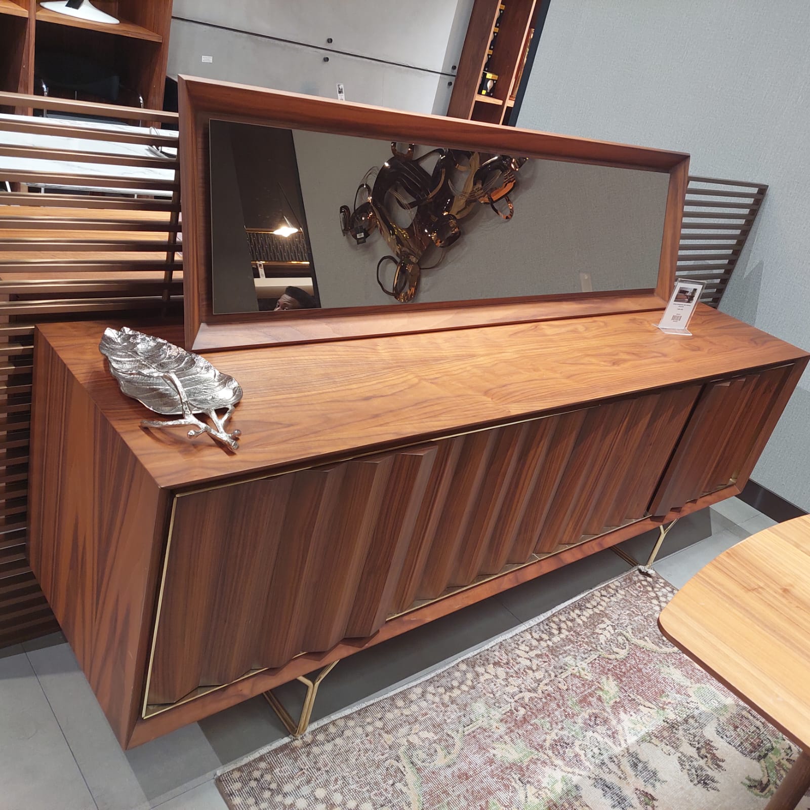 Display Item Ginda Side-board And Mirror Ginda009-Nakheel -  DISPLAY ITEM - ebarza Furniture UAE | Shop Modern Furniture in Abu Dhabi & Dubai - مفروشات ايبازرا في الامارات | تسوق اثاث عصري وديكورات مميزة في دبي وابوظبي