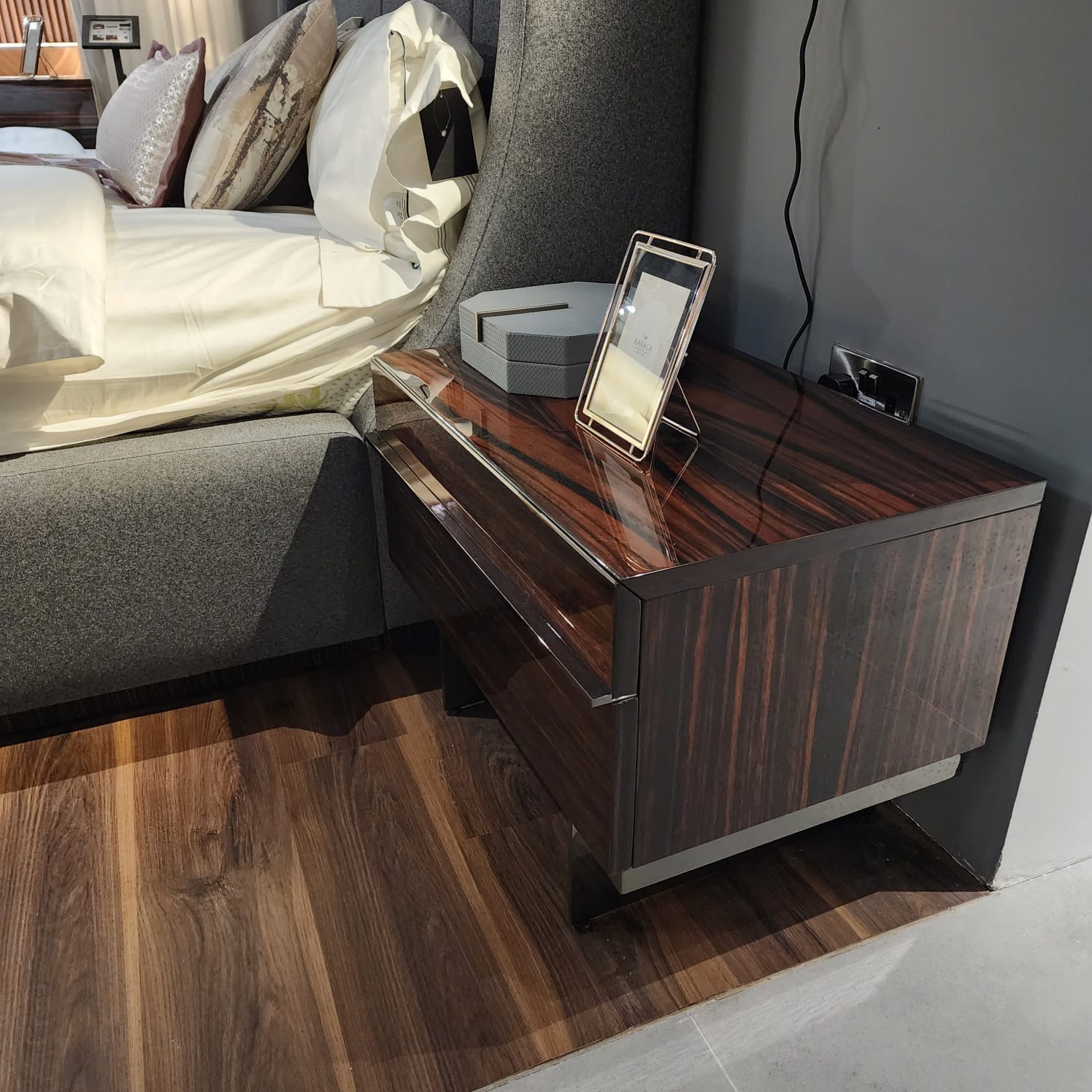 Display Item - Prada Elegant Bedroom Set  PradaElegant-YAS -  DISPLAY ITEM - ebarza Furniture UAE | Shop Modern Furniture in Abu Dhabi & Dubai - مفروشات ايبازرا في الامارات | تسوق اثاث عصري وديكورات مميزة في دبي وابوظبي