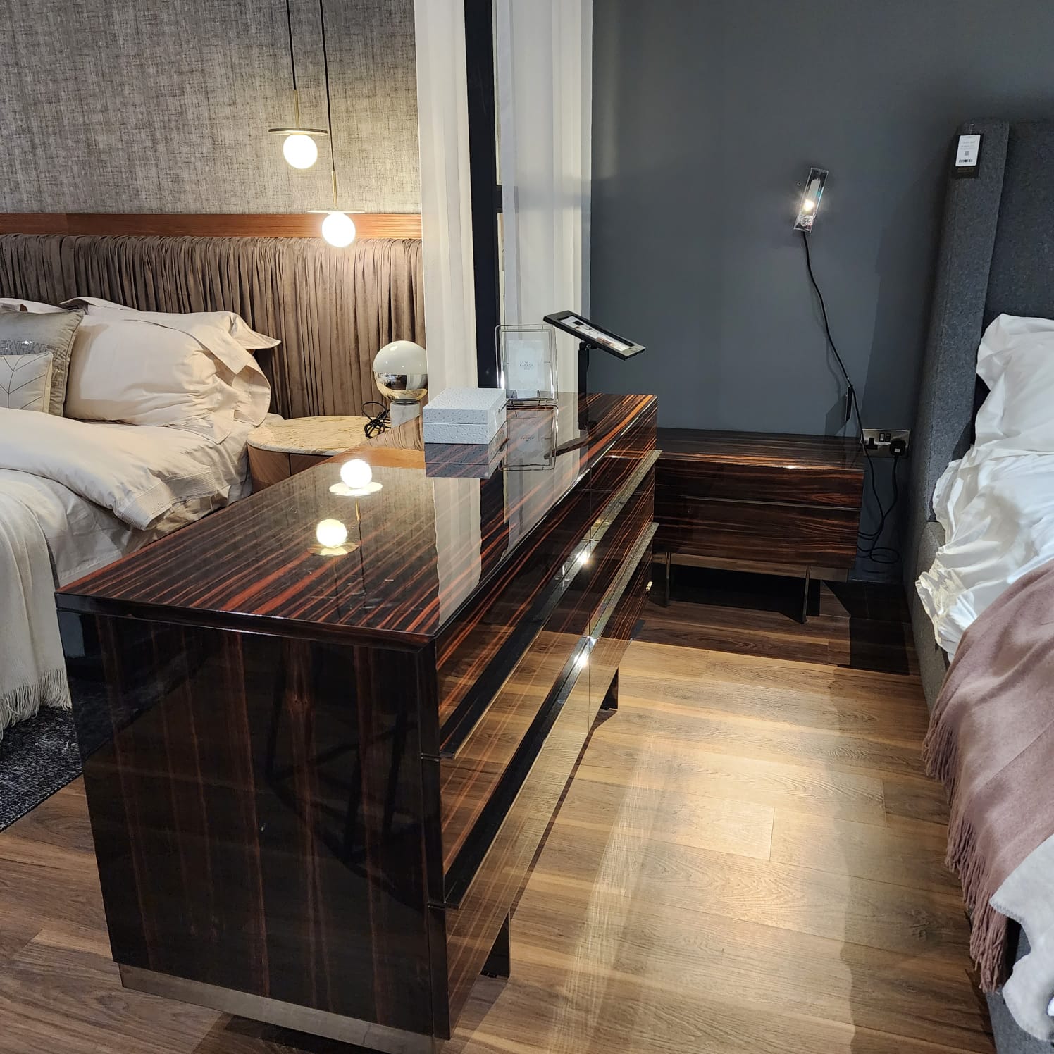 Display Item - Prada Elegant Bedroom Set  PradaElegant-YAS -  DISPLAY ITEM - ebarza Furniture UAE | Shop Modern Furniture in Abu Dhabi & Dubai - مفروشات ايبازرا في الامارات | تسوق اثاث عصري وديكورات مميزة في دبي وابوظبي