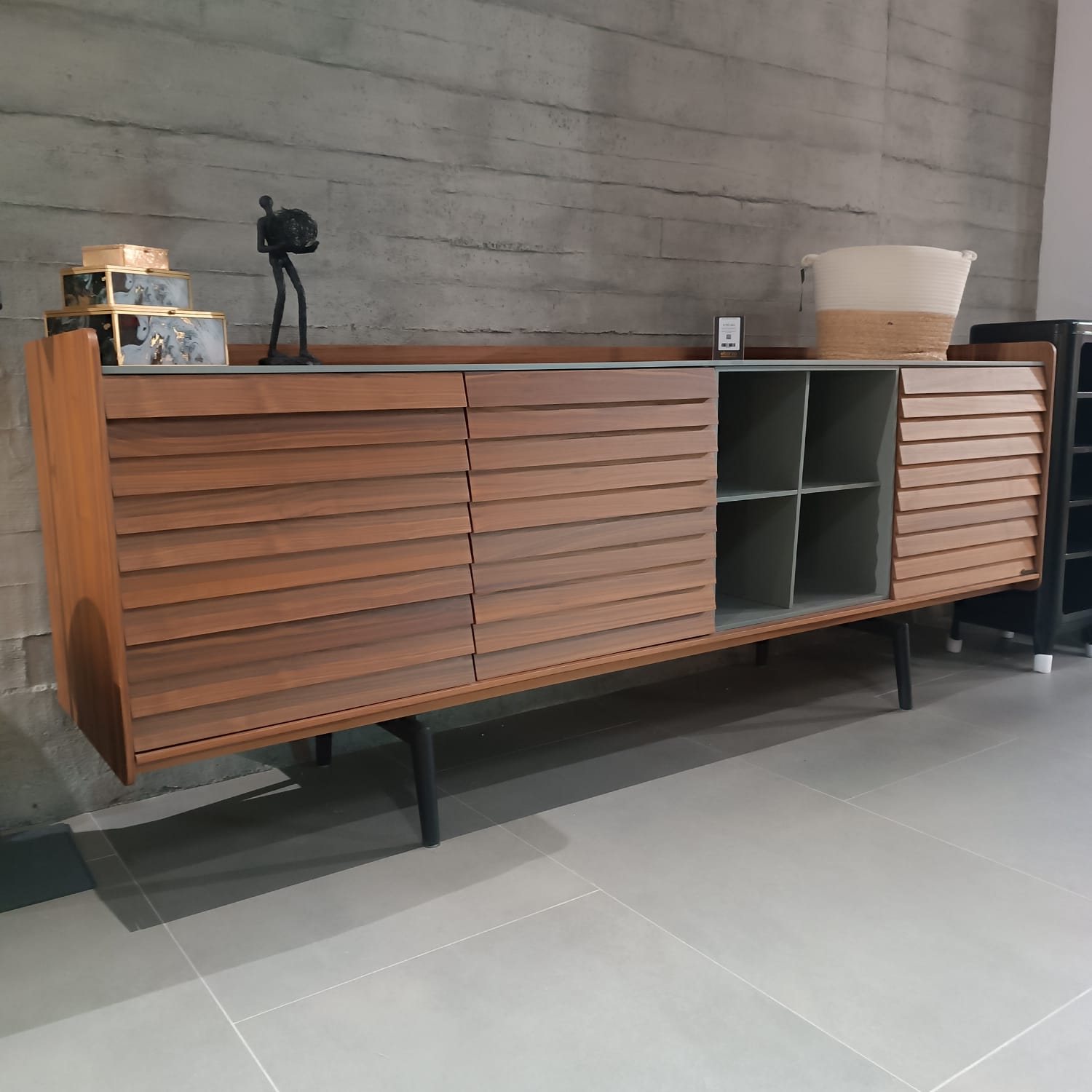 Display Item - Solo Side-board  Solo004YAS -  DISPLAY ITEM - ebarza Furniture UAE | Shop Modern Furniture in Abu Dhabi & Dubai - مفروشات ايبازرا في الامارات | تسوق اثاث عصري وديكورات مميزة في دبي وابوظبي