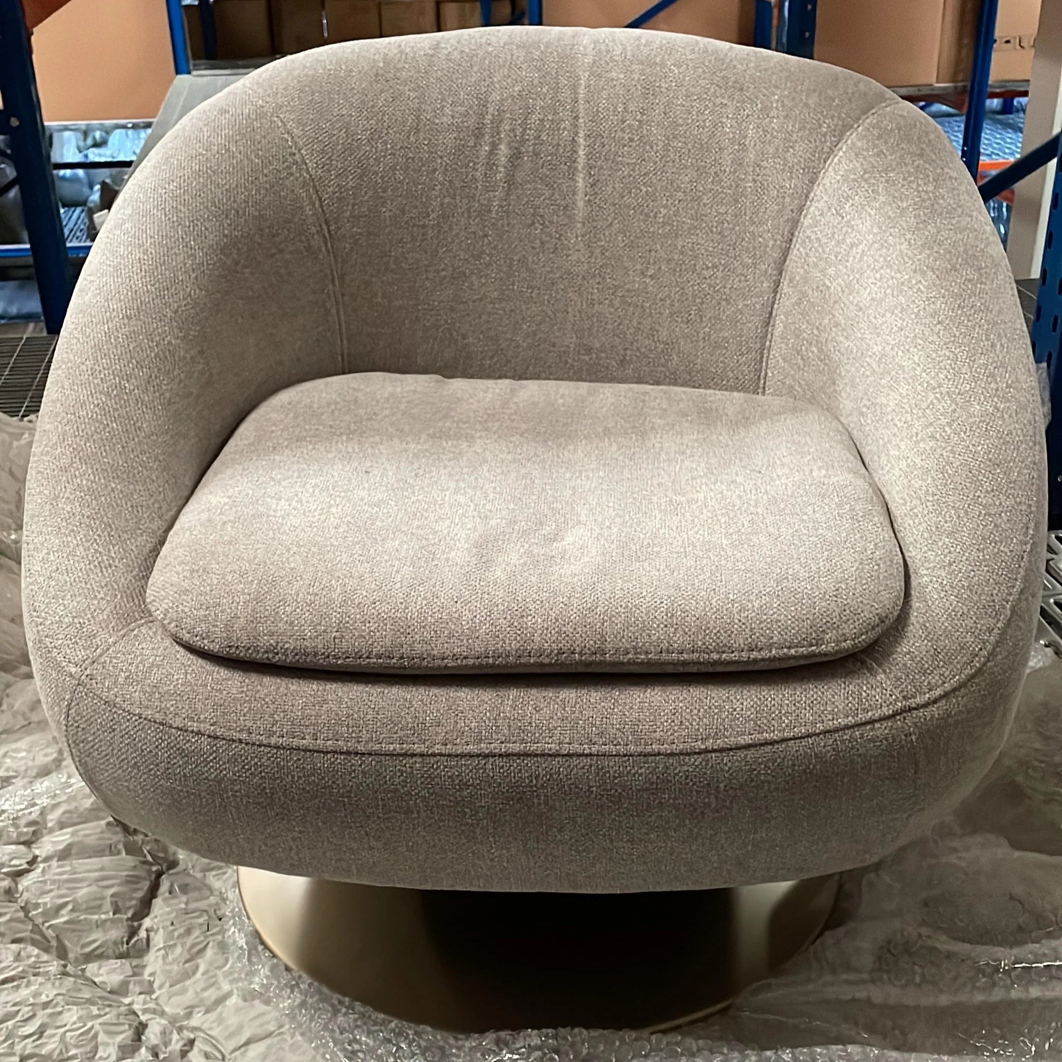 AS IS - Wagon Lounge Chair Orxwgn-Lc -  DISPLAY ITEM - ebarza Furniture UAE | Shop Modern Furniture in Abu Dhabi & Dubai - مفروشات ايبازرا في الامارات | تسوق اثاث عصري وديكورات مميزة في دبي وابوظبي