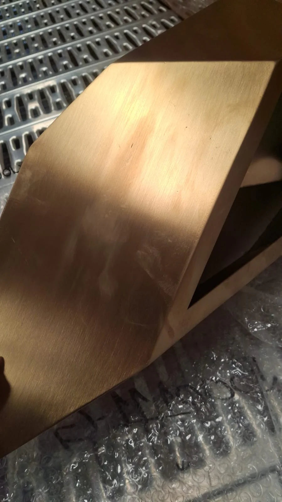 AS IS - Diamond Handcrafted Stainless Steel Table Artwork B00111-G -  DISPLAY ITEM - ebarza Furniture UAE | Shop Modern Furniture in Abu Dhabi & Dubai - مفروشات ايبازرا في الامارات | تسوق اثاث عصري وديكورات مميزة في دبي وابوظبي