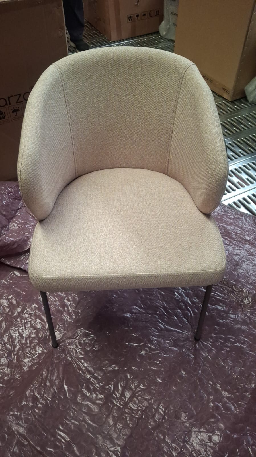 AS IS - Vela Dining Chair   Vela-Chair -  DISPLAY ITEM - ebarza Furniture UAE | Shop Modern Furniture in Abu Dhabi & Dubai - مفروشات ايبازرا في الامارات | تسوق اثاث عصري وديكورات مميزة في دبي وابوظبي