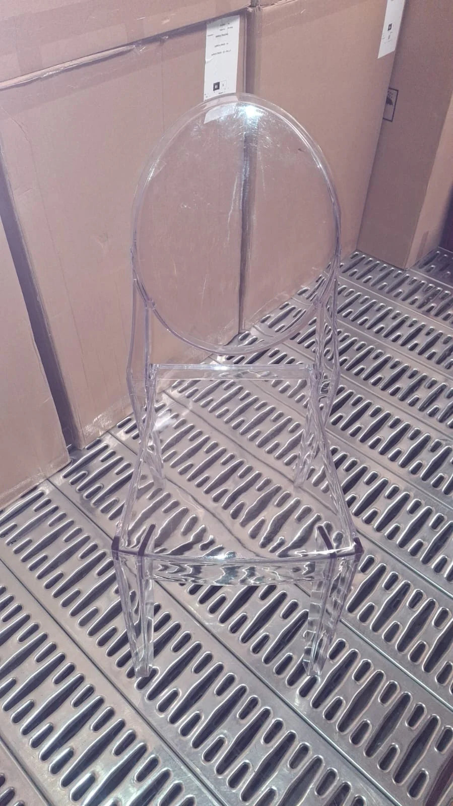 AS IS - Acrylic Kristal Clear Chair Kvt0005-Pc-089 -  DISPLAY ITEM - ebarza Furniture UAE | Shop Modern Furniture in Abu Dhabi & Dubai - مفروشات ايبازرا في الامارات | تسوق اثاث عصري وديكورات مميزة في دبي وابوظبي