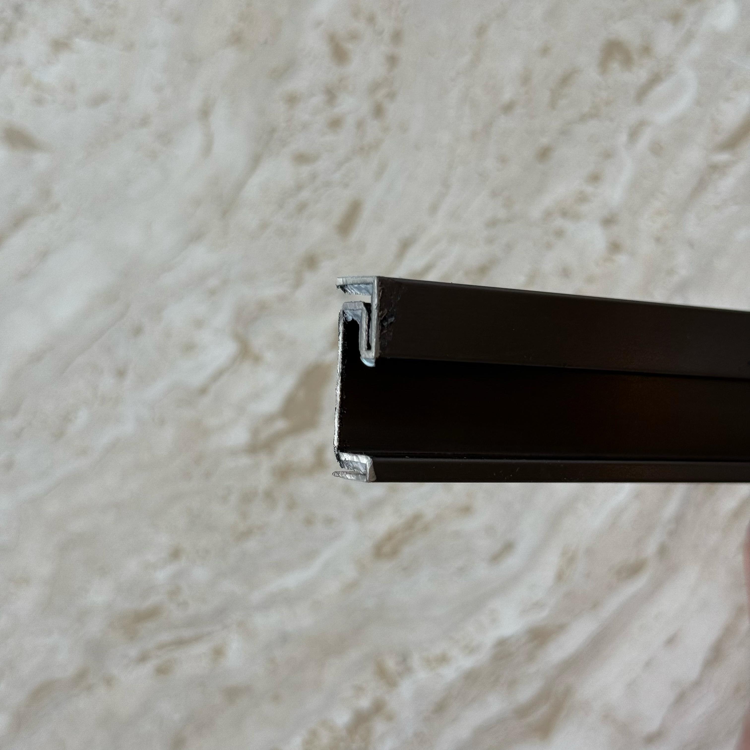 0.8mm Thickness (2.5cm) Stainless Steel Skirting Profile - Black - PR0008 -  wall-panels-profiles - ebarza Furniture UAE | Shop Modern Furniture in Abu Dhabi & Dubai - مفروشات ايبازرا في الامارات | تسوق اثاث عصري وديكورات مميزة في دبي وابوظبي