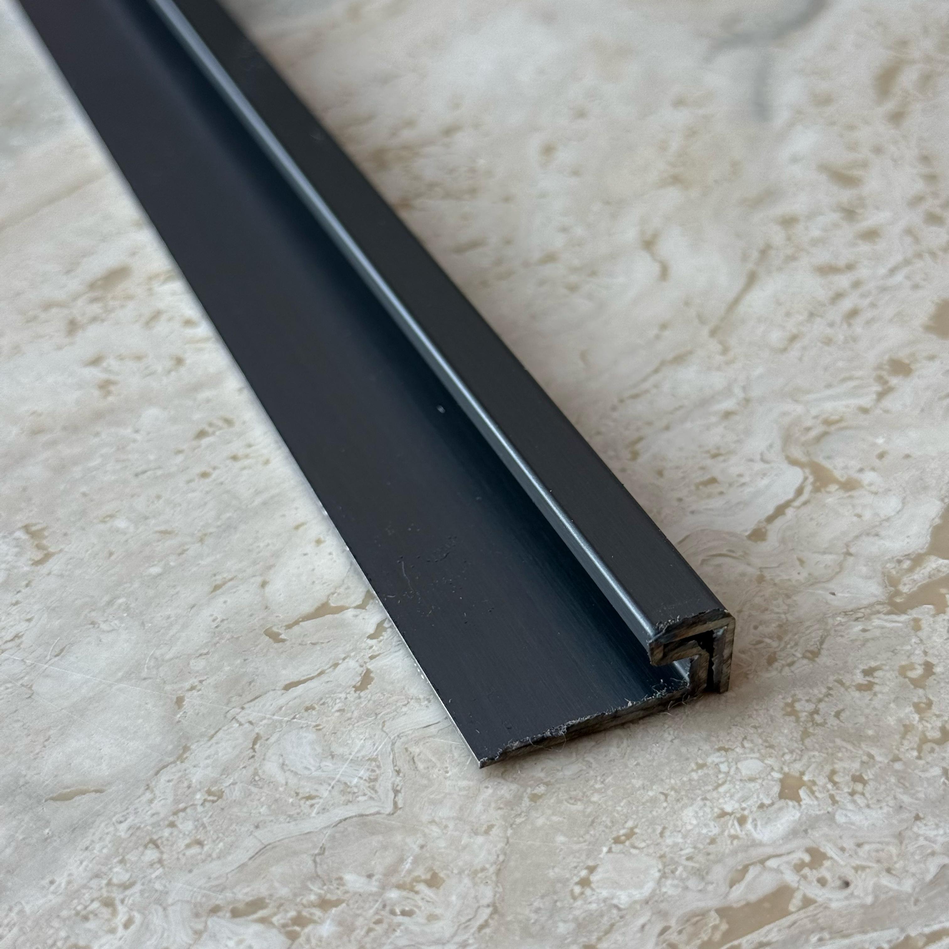 0.8mm Thickness (2.5cm) Stainless Steel Profile - Black - PR0041 -  wall-panels-profiles - ebarza Furniture UAE | Shop Modern Furniture in Abu Dhabi & Dubai - مفروشات ايبازرا في الامارات | تسوق اثاث عصري وديكورات مميزة في دبي وابوظبي