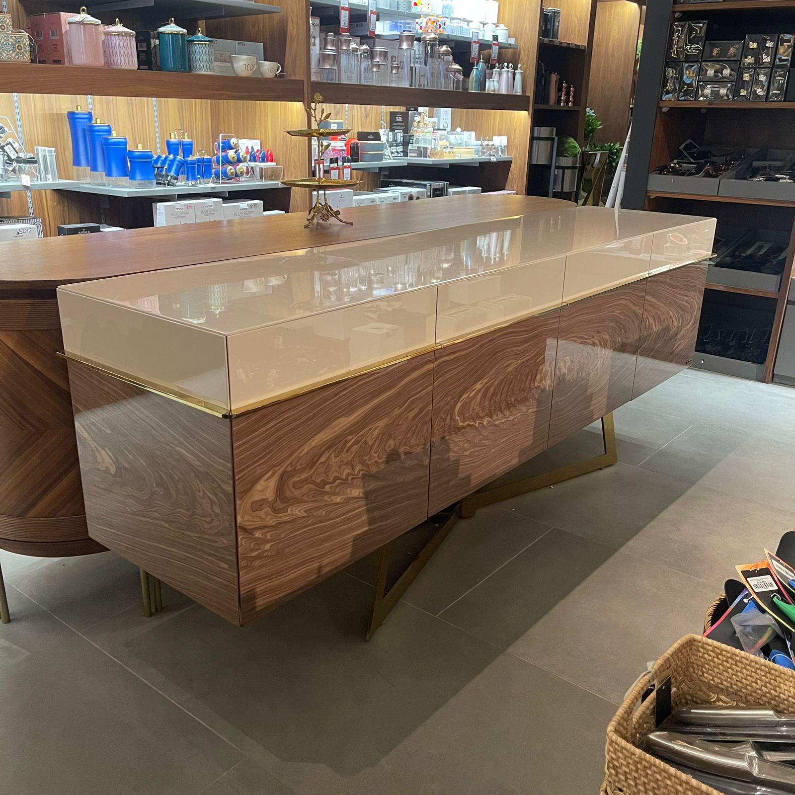 Display Item - Aura Sideboard Aura-ConsYAS -  DISPLAY ITEM - ebarza Furniture UAE | Shop Modern Furniture in Abu Dhabi & Dubai - مفروشات ايبازرا في الامارات | تسوق اثاث عصري وديكورات مميزة في دبي وابوظبي