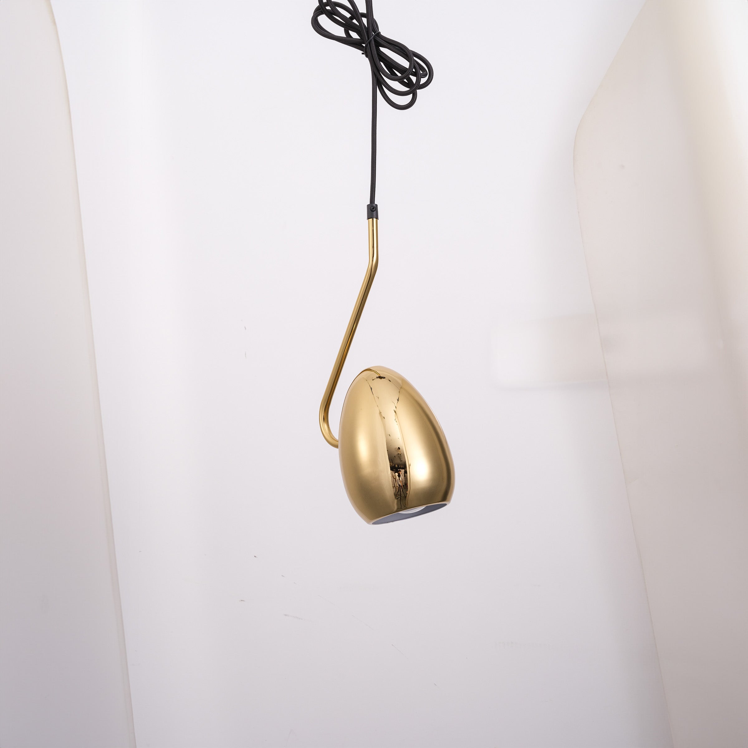 Teardrop Gold Pendant Lamp CY-DD-1062-G -  Pendant Lamps - ebarza Furniture UAE | Shop Modern Furniture in Abu Dhabi & Dubai - مفروشات ايبازرا في الامارات | تسوق اثاث عصري وديكورات مميزة في دبي وابوظبي
