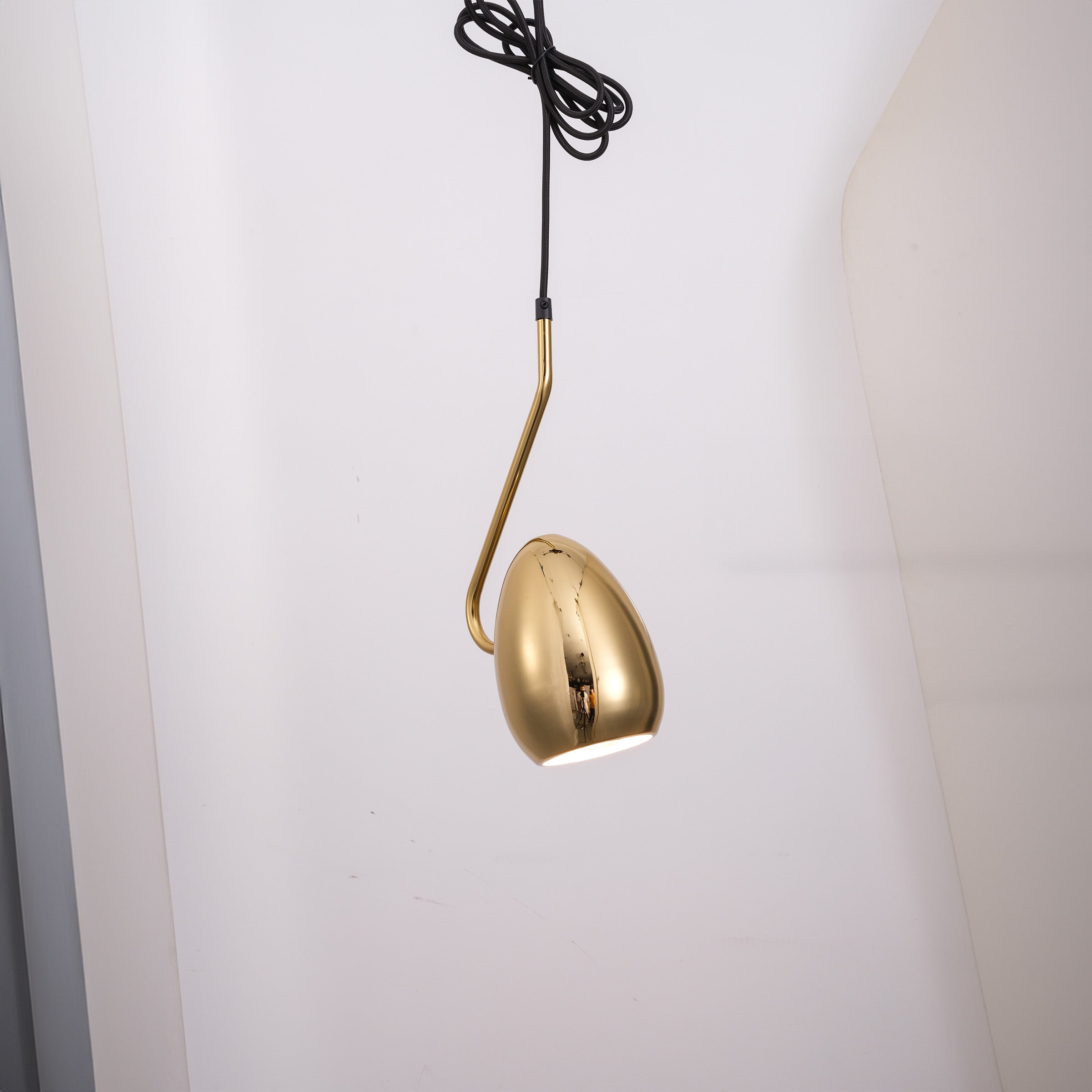 Teardrop Gold Pendant Lamp CY-DD-1062-G -  Pendant Lamps - ebarza Furniture UAE | Shop Modern Furniture in Abu Dhabi & Dubai - مفروشات ايبازرا في الامارات | تسوق اثاث عصري وديكورات مميزة في دبي وابوظبي