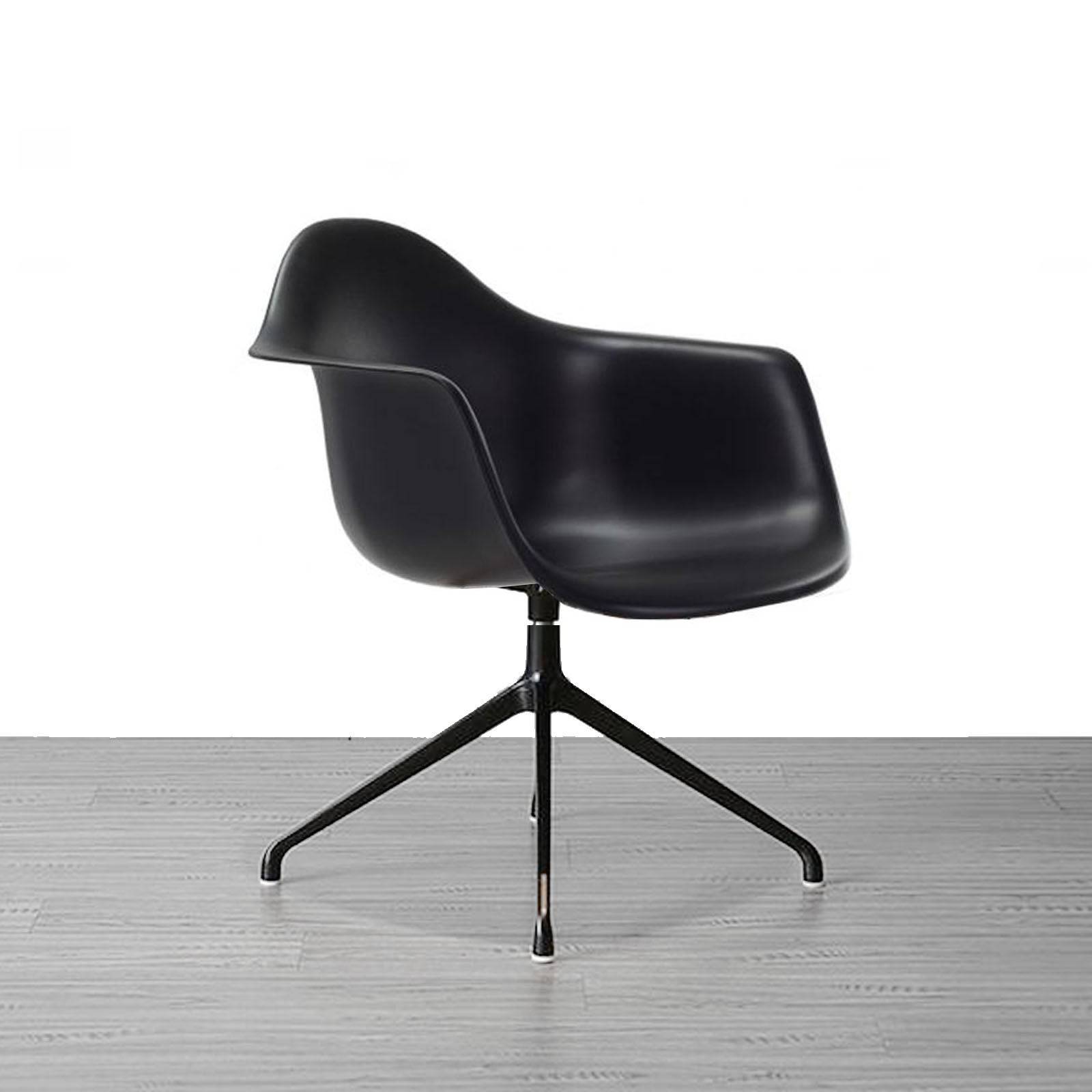 Classic Chair Pc-125A+Seat -  Chairs - ebarza Furniture UAE | Shop Modern Furniture in Abu Dhabi & Dubai - مفروشات ايبازرا في الامارات | تسوق اثاث عصري وديكورات مميزة في دبي وابوظبي