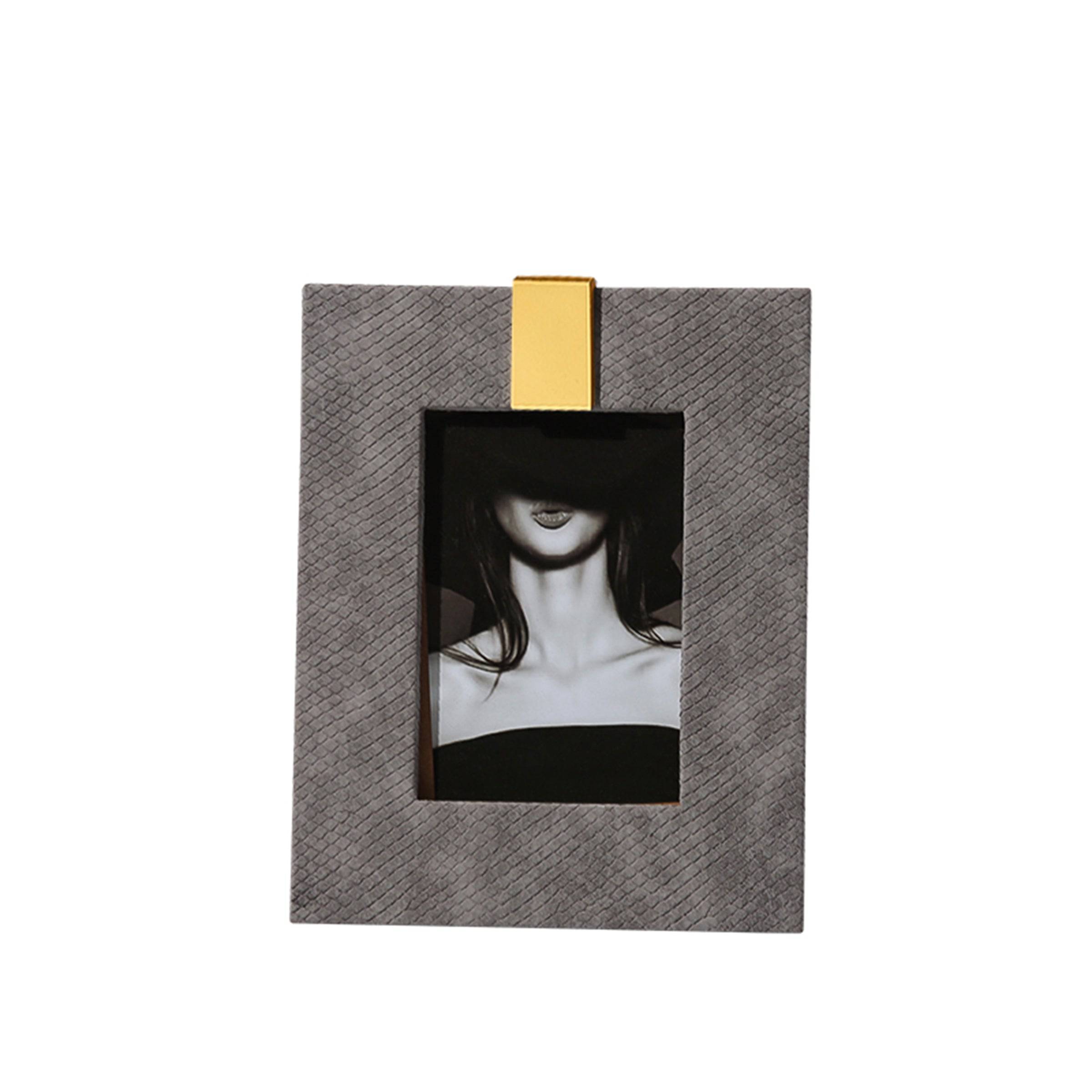 Dark Grey Scaled Circular Photo Frame Fb-Pg2125C -  Photo Frames - ebarza Furniture UAE | Shop Modern Furniture in Abu Dhabi & Dubai - مفروشات ايبازرا في الامارات | تسوق اثاث عصري وديكورات مميزة في دبي وابوظبي