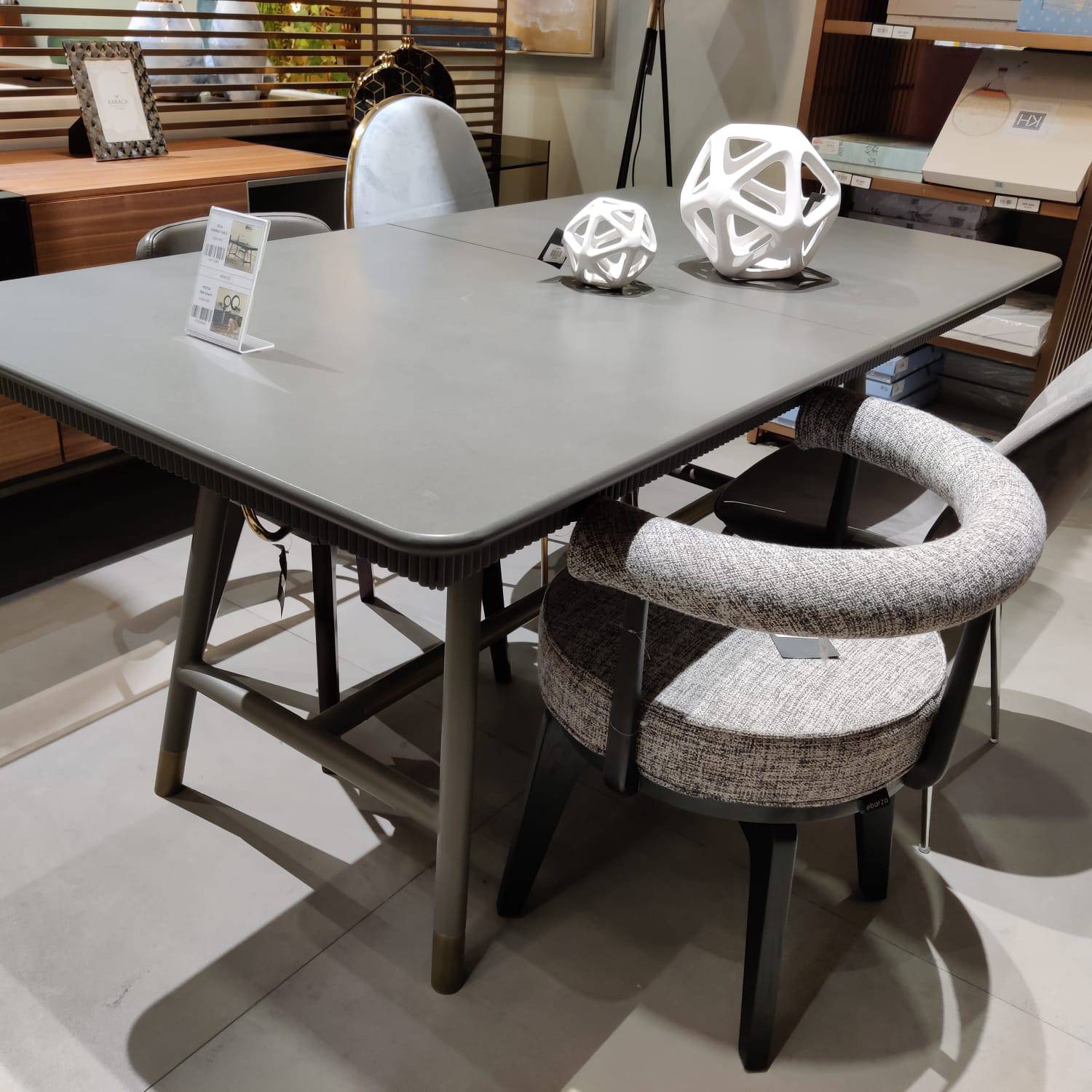 Display Piece -  Vela Dining Table Vela005 -  DISPLAY ITEM - ebarza Furniture UAE | Shop Modern Furniture in Abu Dhabi & Dubai - مفروشات ايبازرا في الامارات | تسوق اثاث عصري وديكورات مميزة في دبي وابوظبي