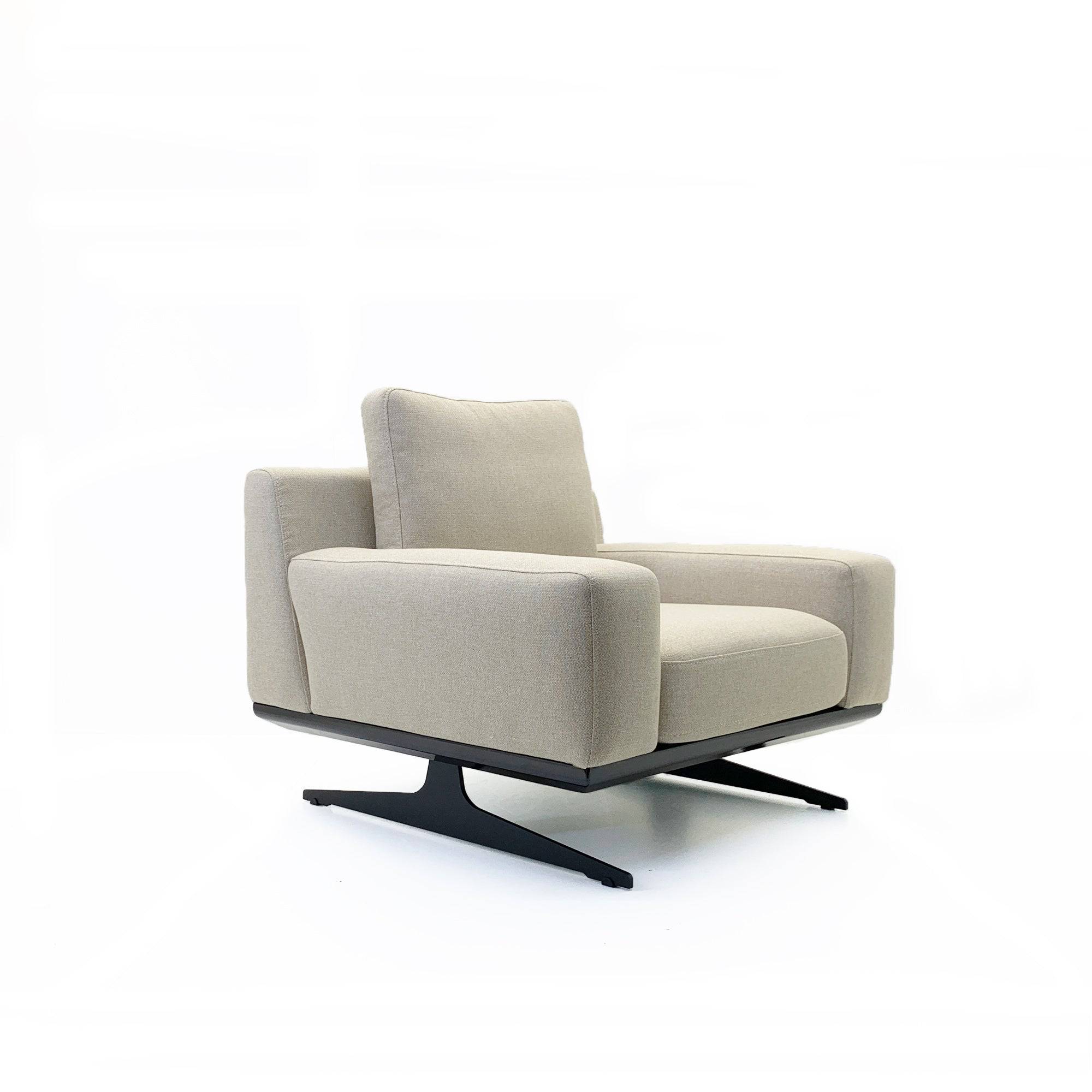 Elegant Armchair Elegant001-Beige -  Armchairs - ebarza Furniture UAE | Shop Modern Furniture in Abu Dhabi & Dubai - مفروشات ايبازرا في الامارات | تسوق اثاث عصري وديكورات مميزة في دبي وابوظبي