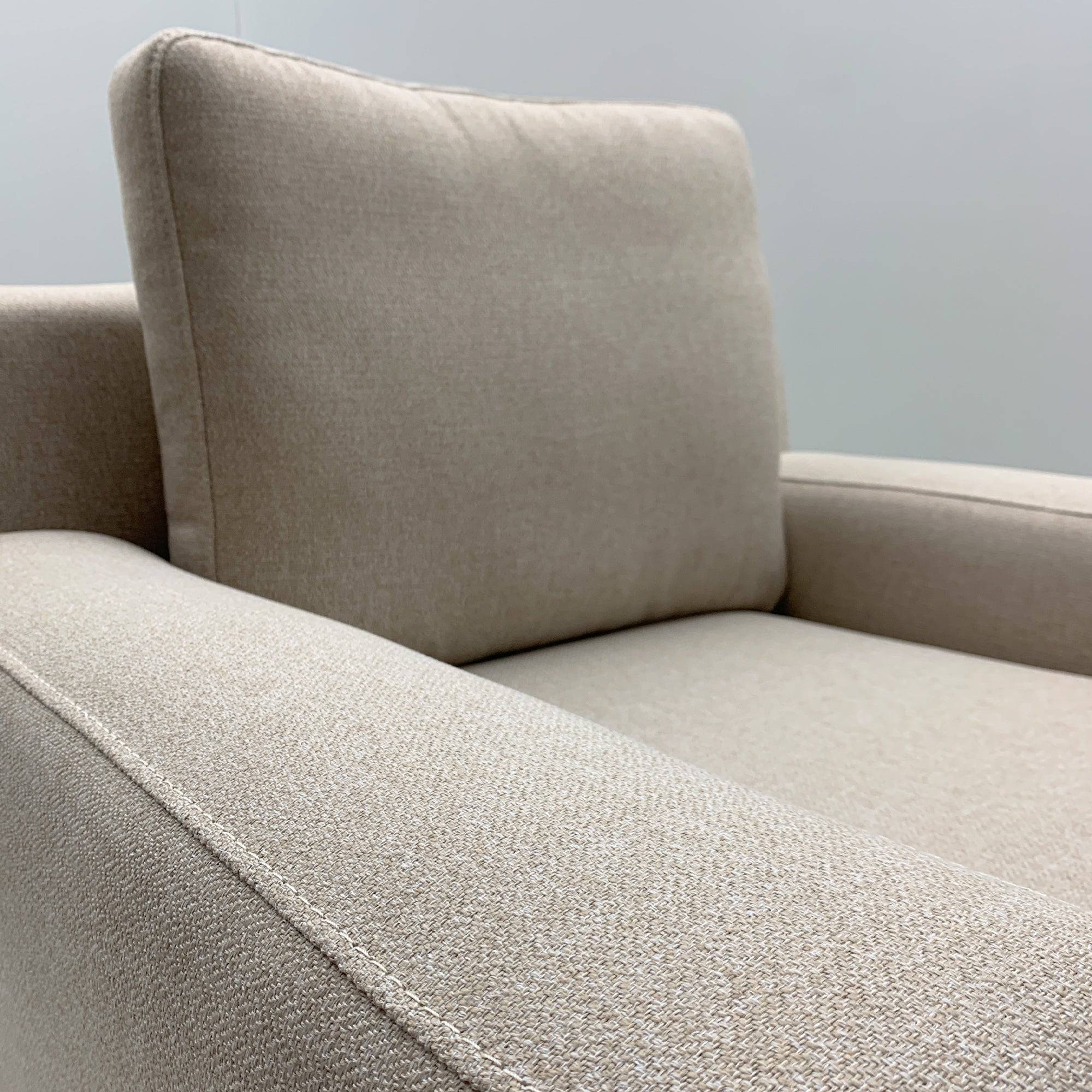Elegant Armchair Elegant001-Beige -  Armchairs - ebarza Furniture UAE | Shop Modern Furniture in Abu Dhabi & Dubai - مفروشات ايبازرا في الامارات | تسوق اثاث عصري وديكورات مميزة في دبي وابوظبي