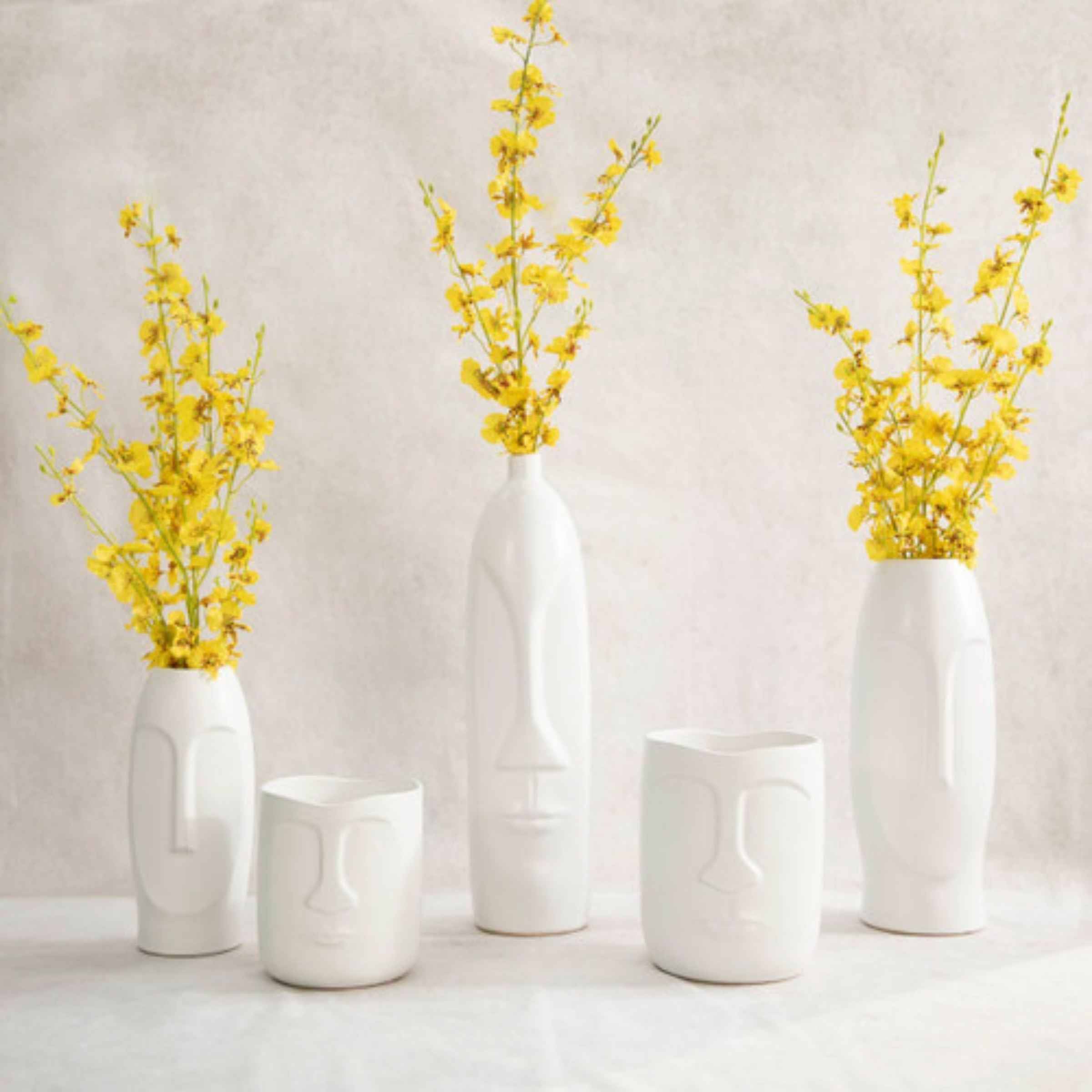 Face Vase 33 Cm - White 15763-01 -  Vases - ebarza Furniture UAE | Shop Modern Furniture in Abu Dhabi & Dubai - مفروشات ايبازرا في الامارات | تسوق اثاث عصري وديكورات مميزة في دبي وابوظبي