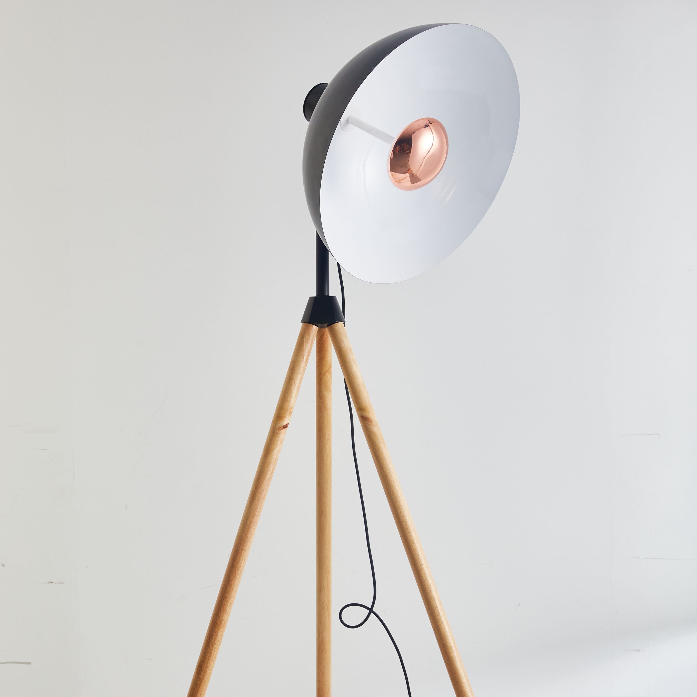 Fame Wooden Floor Lamp CY-LTD-1007 -  Floor Lamps - ebarza Furniture UAE | Shop Modern Furniture in Abu Dhabi & Dubai - مفروشات ايبازرا في الامارات | تسوق اثاث عصري وديكورات مميزة في دبي وابوظبي