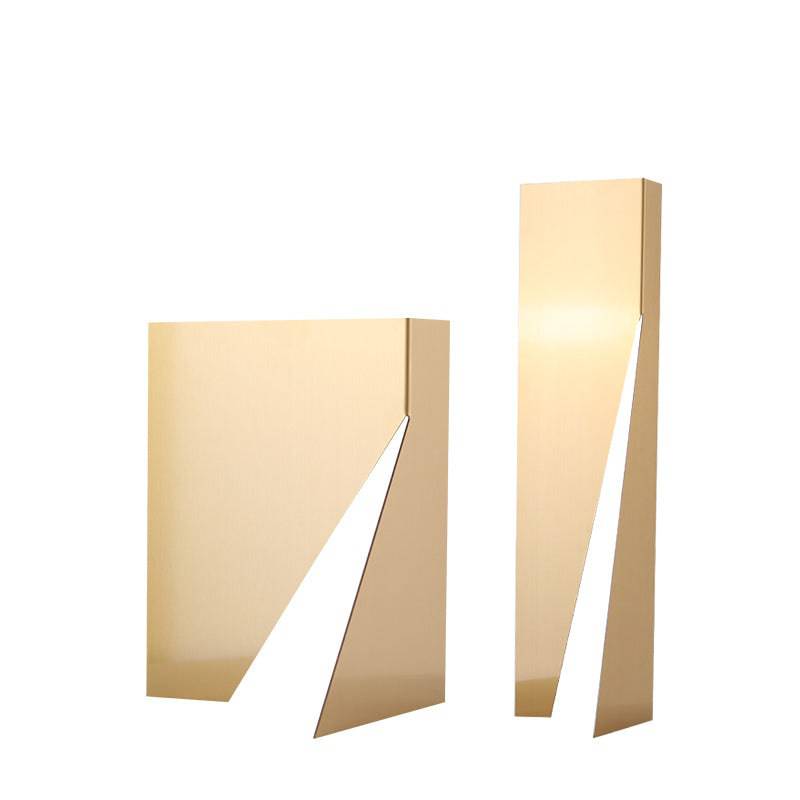 Gold Stainless Steel Abstract Sculpture - B Fc-W2103B -  Home Decor Figurines - ebarza Furniture UAE | Shop Modern Furniture in Abu Dhabi & Dubai - مفروشات ايبازرا في الامارات | تسوق اثاث عصري وديكورات مميزة في دبي وابوظبي