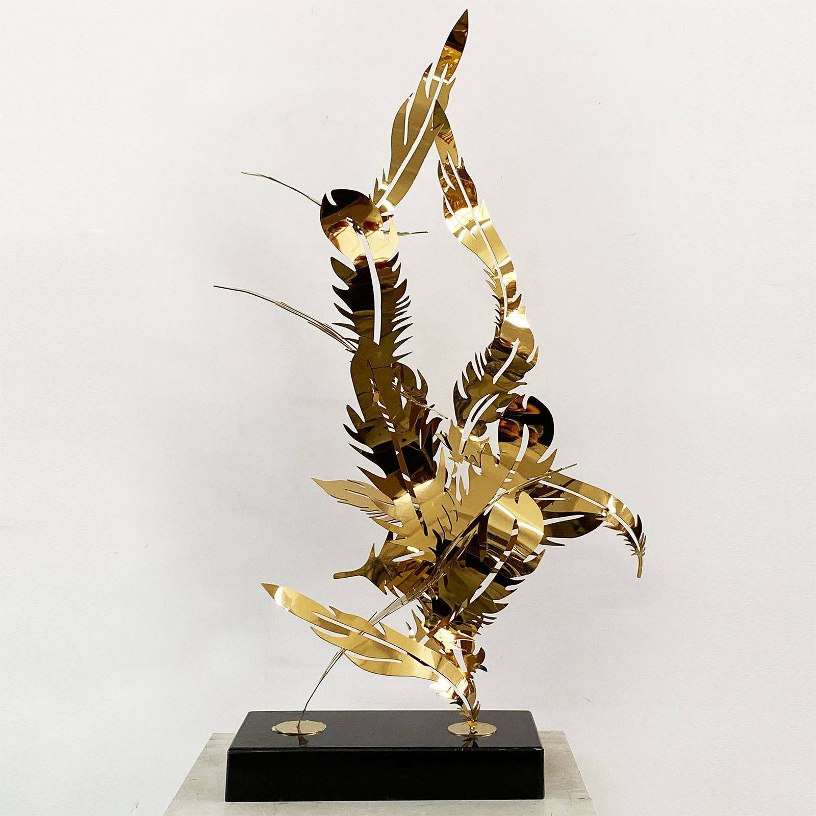 Display Item - Golden Eagle Handcrafted Stainless Steel Artwork Bj2020006 Nakheel -  DISPLAY ITEM - ebarza Furniture UAE | Shop Modern Furniture in Abu Dhabi & Dubai - مفروشات ايبازرا في الامارات | تسوق اثاث عصري وديكورات مميزة في دبي وابوظبي