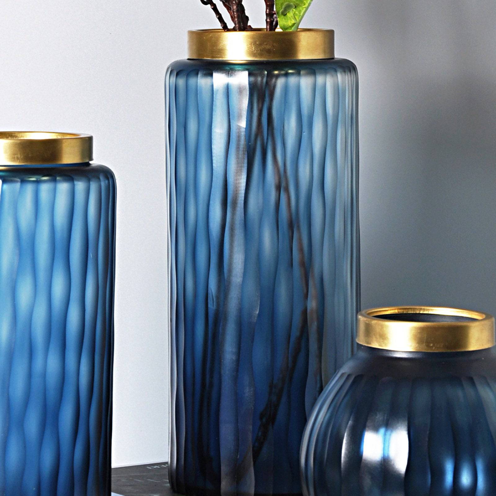 Handmade Balloton Glass  Vase 15204-195-Blue -  Vases - ebarza Furniture UAE | Shop Modern Furniture in Abu Dhabi & Dubai - مفروشات ايبازرا في الامارات | تسوق اثاث عصري وديكورات مميزة في دبي وابوظبي