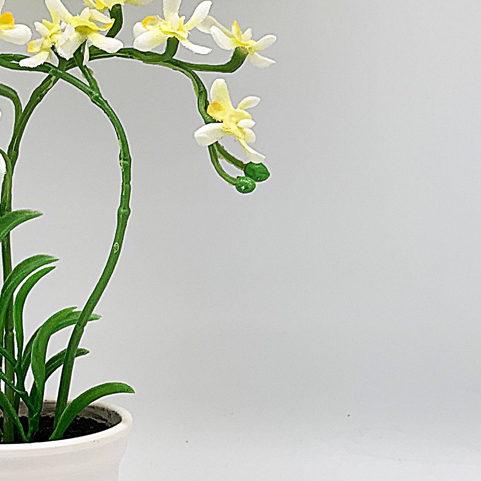 Handmade   Decorative Artificial Plant+Planter Pot   P00676 Wh -  Planter Boxes - ebarza Furniture UAE | Shop Modern Furniture in Abu Dhabi & Dubai - مفروشات ايبازرا في الامارات | تسوق اثاث عصري وديكورات مميزة في دبي وابوظبي