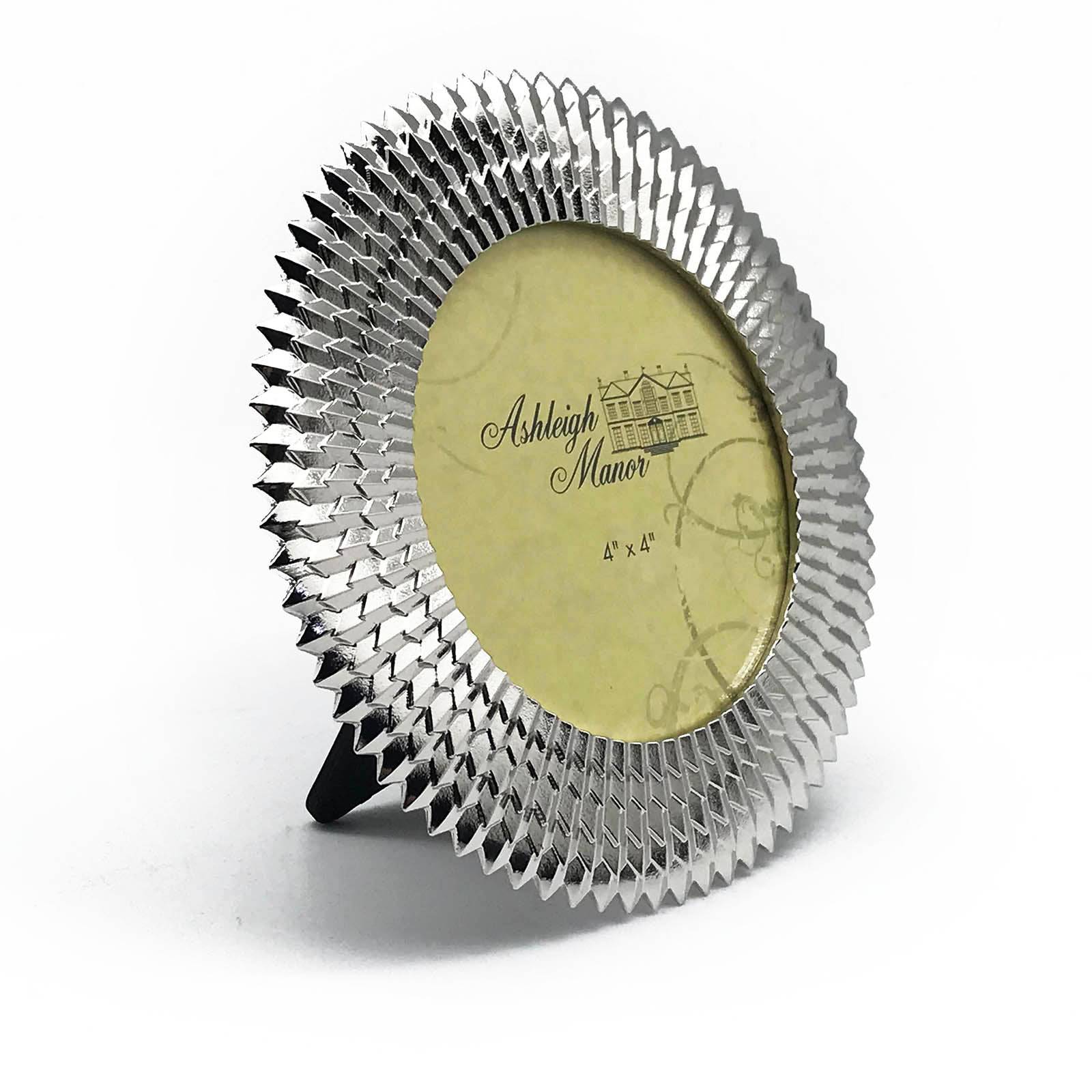 Handmade Zinc Desk Clock Chrome 48309A000 -  Clocks - ebarza Furniture UAE | Shop Modern Furniture in Abu Dhabi & Dubai - مفروشات ايبازرا في الامارات | تسوق اثاث عصري وديكورات مميزة في دبي وابوظبي