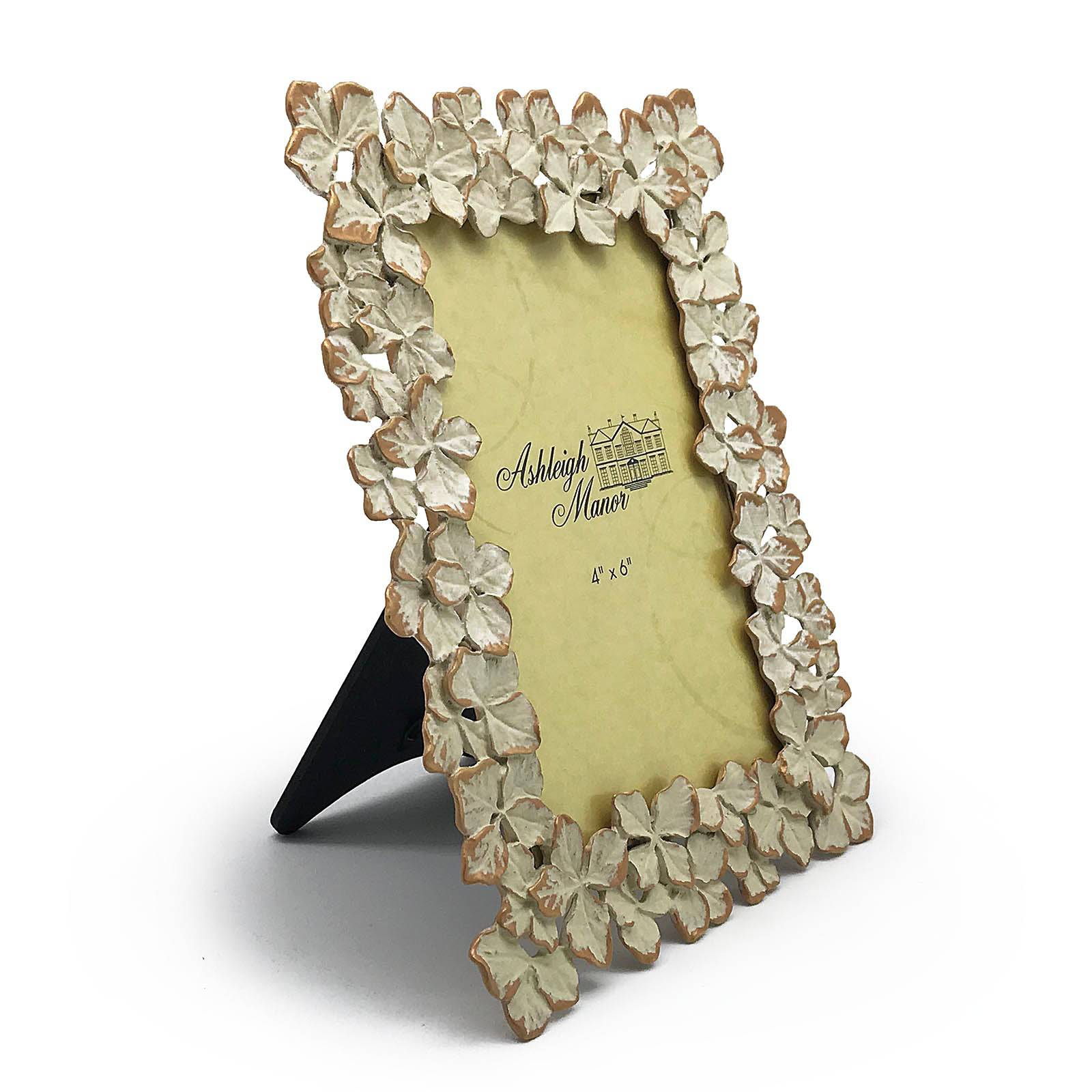 Handmade Zinc Photo Frame   Classic  40288-33B2N0 -  Photo Frames - ebarza Furniture UAE | Shop Modern Furniture in Abu Dhabi & Dubai - مفروشات ايبازرا في الامارات | تسوق اثاث عصري وديكورات مميزة في دبي وابوظبي