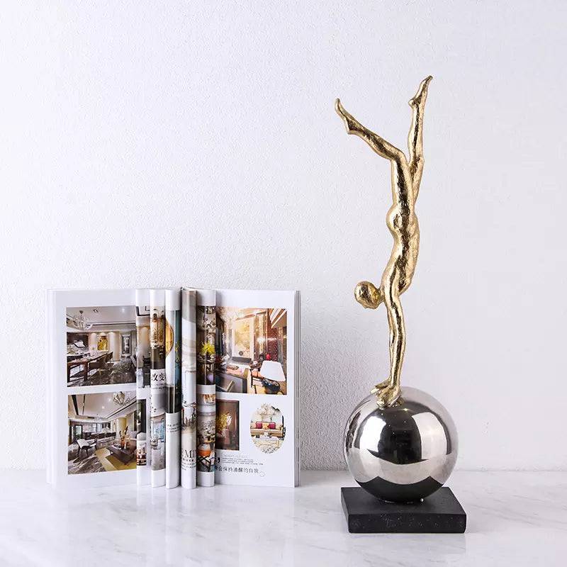 Inverted Man-Gold Fc-Sz2119B -  Home Decor Figurines - ebarza Furniture UAE | Shop Modern Furniture in Abu Dhabi & Dubai - مفروشات ايبازرا في الامارات | تسوق اثاث عصري وديكورات مميزة في دبي وابوظبي