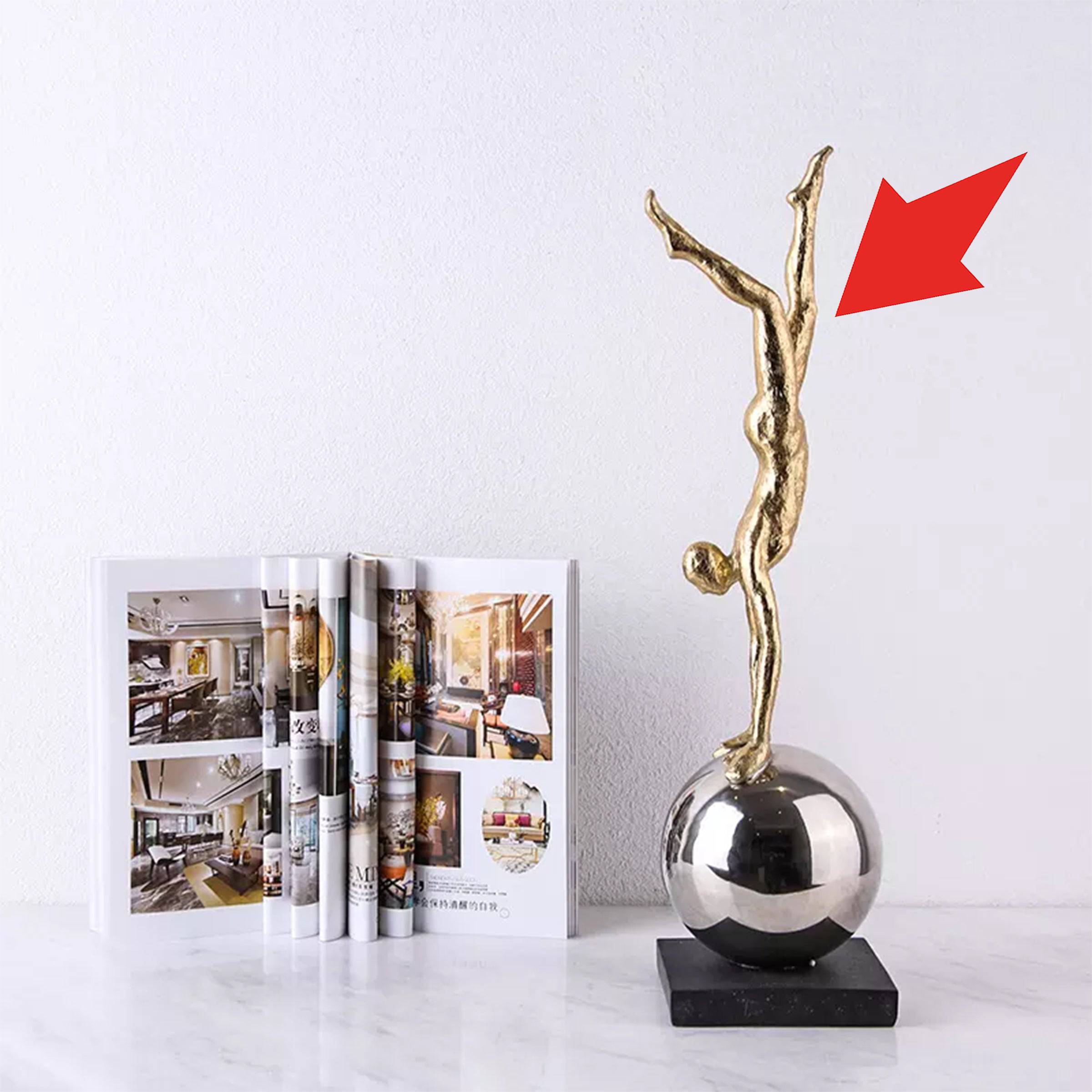 Inverted Man-Gold Fc-Sz2119B -  Home Decor Figurines - ebarza Furniture UAE | Shop Modern Furniture in Abu Dhabi & Dubai - مفروشات ايبازرا في الامارات | تسوق اثاث عصري وديكورات مميزة في دبي وابوظبي