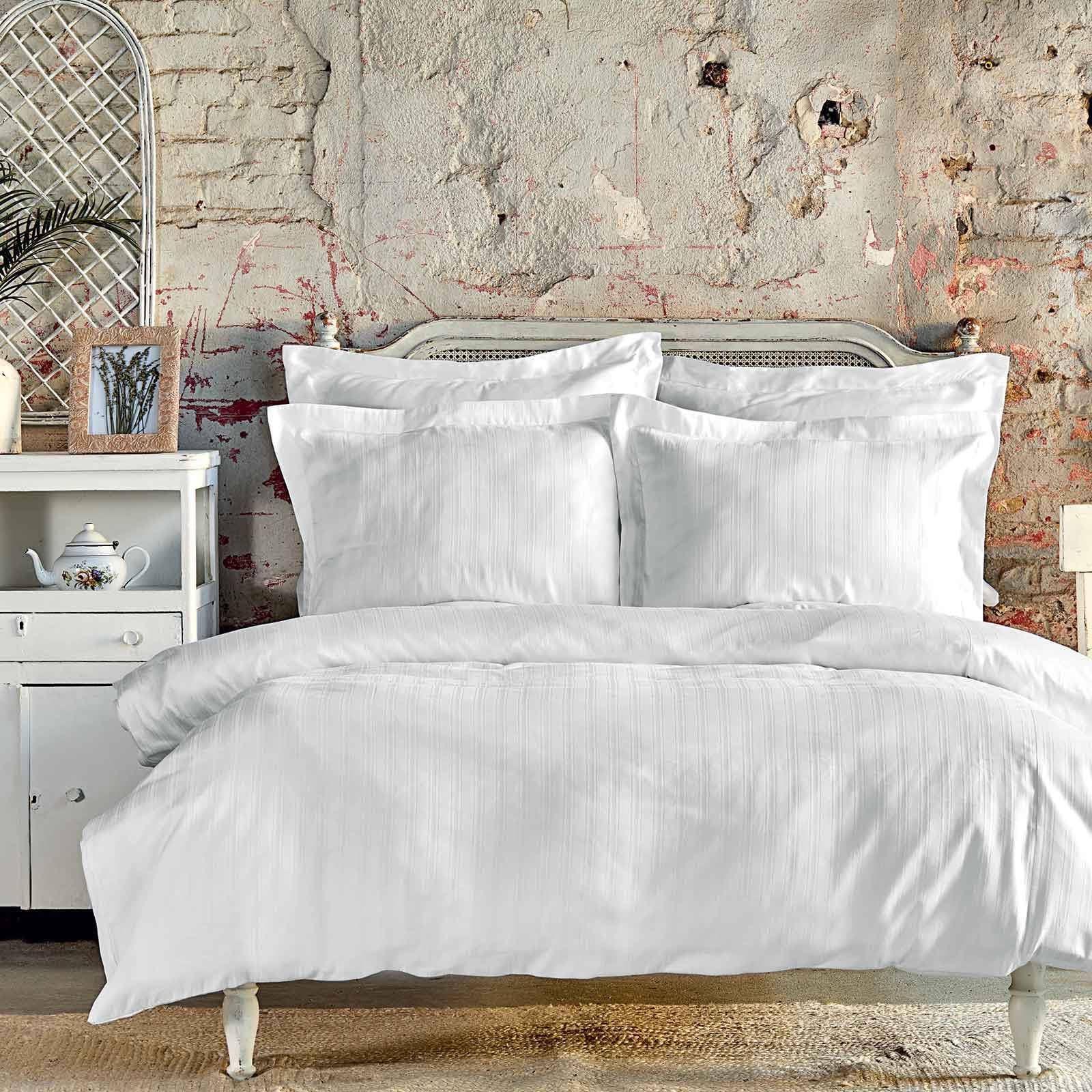 Karaca Home Charm Bold White Satin Double Duvet Cover Set 200.16.01.0070 -  Bedding - ebarza Furniture UAE | Shop Modern Furniture in Abu Dhabi & Dubai - مفروشات ايبازرا في الامارات | تسوق اثاث عصري وديكورات مميزة في دبي وابوظبي