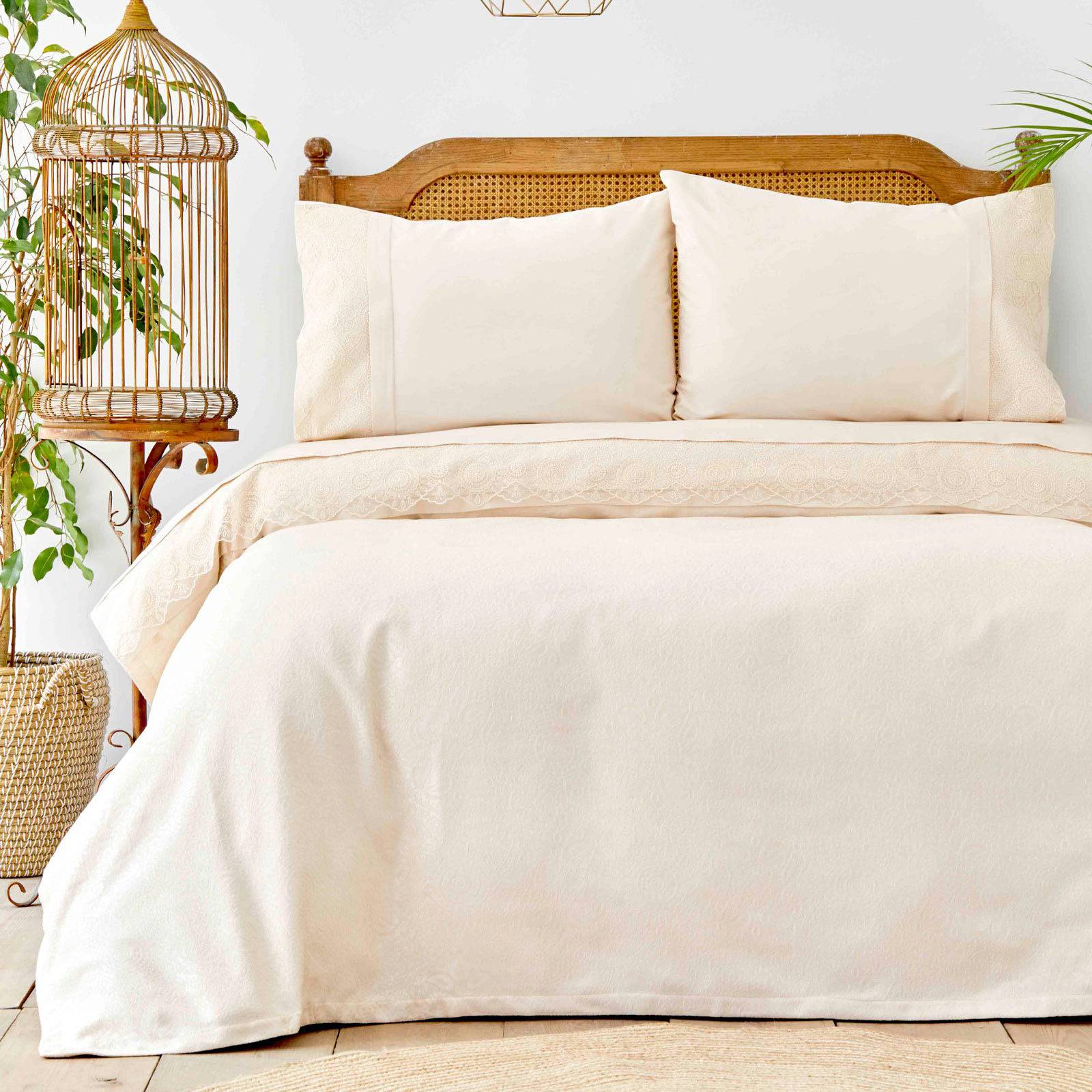 Karaca Home Cynthia Beige Lace Cotton Private Double Pique Set 200.16.01.0392 -  Bedding - ebarza Furniture UAE | Shop Modern Furniture in Abu Dhabi & Dubai - مفروشات ايبازرا في الامارات | تسوق اثاث عصري وديكورات مميزة في دبي وابوظبي