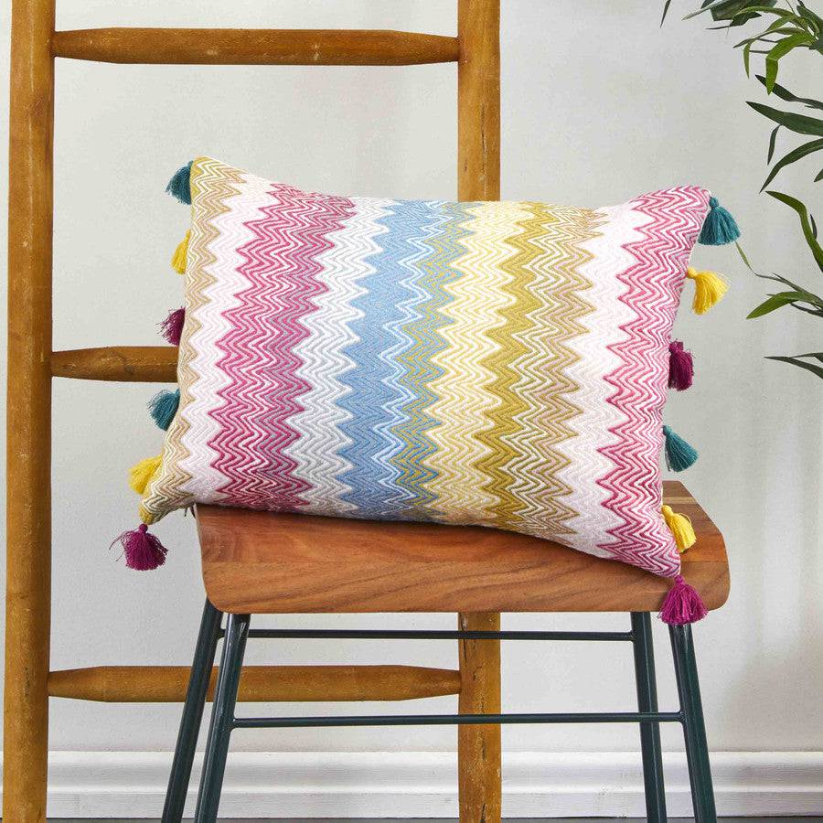 Karaca Home Mood Zigzag Multi Filled Pillow 30X50 Cm 200.18.01.0680 -  Cushions - ebarza Furniture UAE | Shop Modern Furniture in Abu Dhabi & Dubai - مفروشات ايبازرا في الامارات | تسوق اثاث عصري وديكورات مميزة في دبي وابوظبي