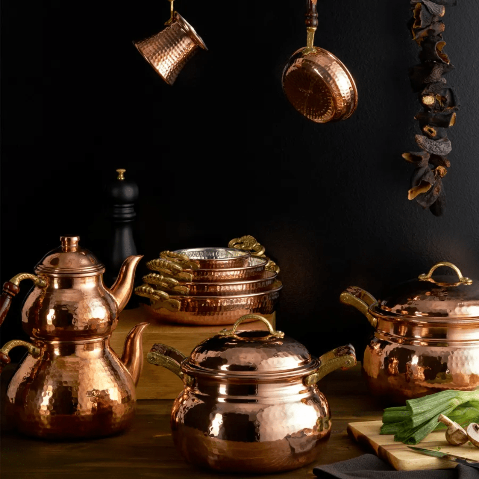 Karaca Nish Copper New Copper Teapot Set 153.03.07.9114 -  Coffee and Tea Pots - ebarza Furniture UAE | Shop Modern Furniture in Abu Dhabi & Dubai - مفروشات ايبازرا في الامارات | تسوق اثاث عصري وديكورات مميزة في دبي وابوظبي
