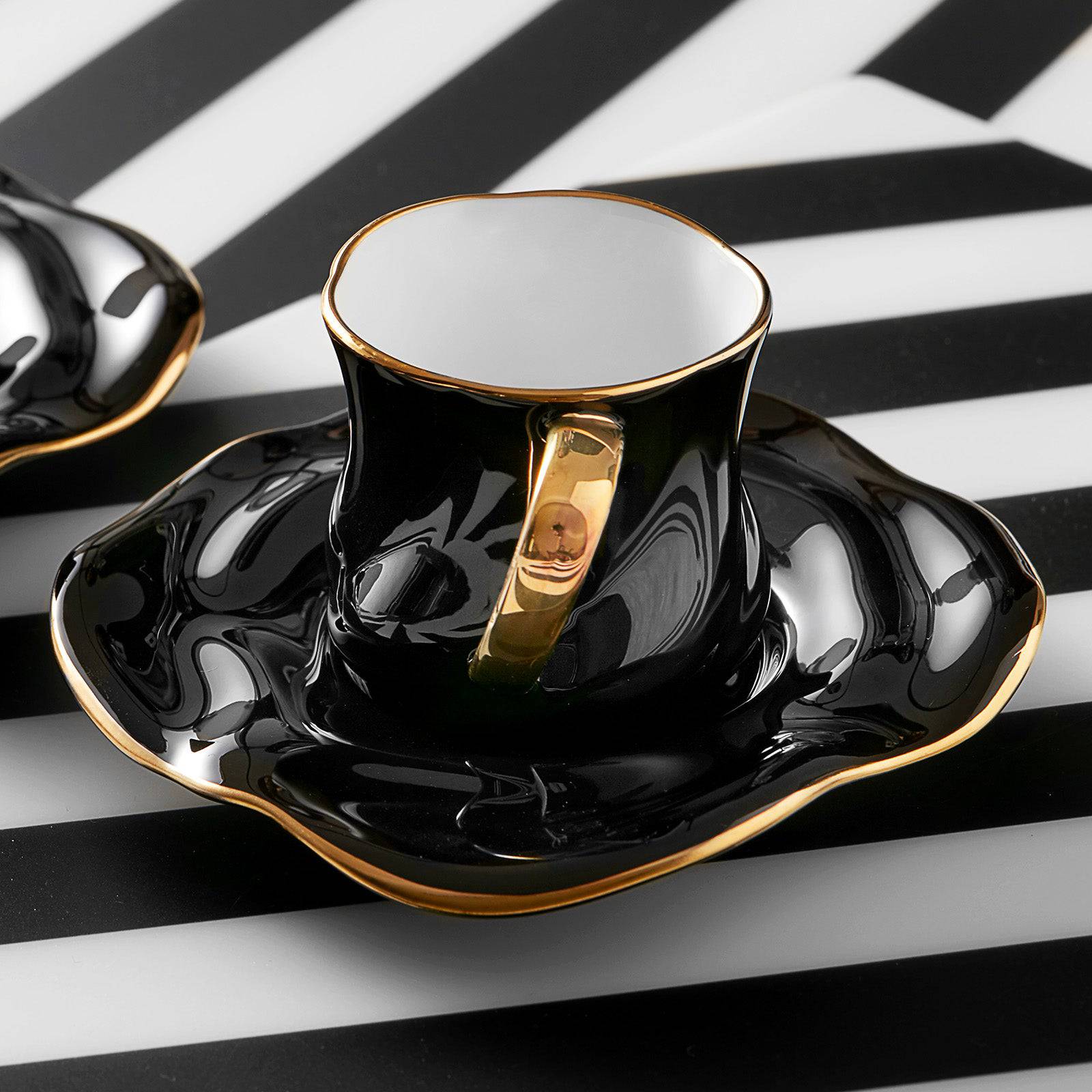 Karaca Tev Black 2 Person Coffee Cup Set With Box 153.03.06.1442 -  Coffee Sets - ebarza Furniture UAE | Shop Modern Furniture in Abu Dhabi & Dubai - مفروشات ايبازرا في الامارات | تسوق اثاث عصري وديكورات مميزة في دبي وابوظبي