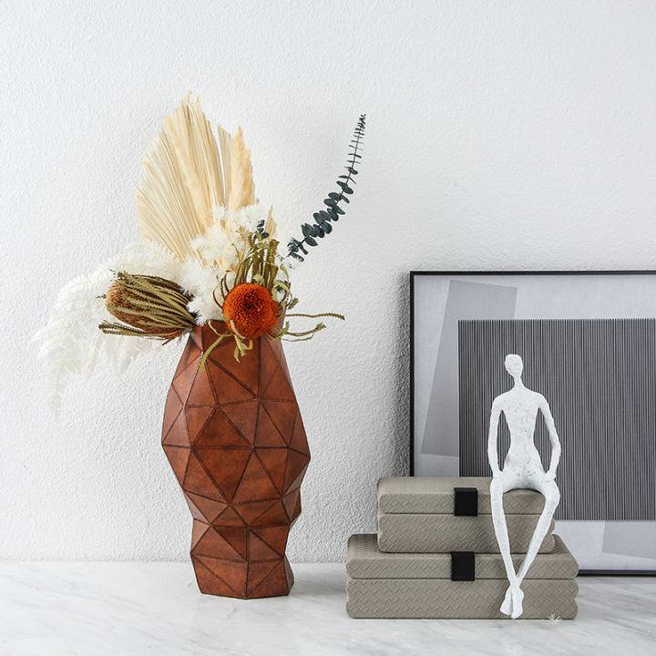 Leather Vase - Brown Fc-Sz2122B -  Vases - ebarza Furniture UAE | Shop Modern Furniture in Abu Dhabi & Dubai - مفروشات ايبازرا في الامارات | تسوق اثاث عصري وديكورات مميزة في دبي وابوظبي