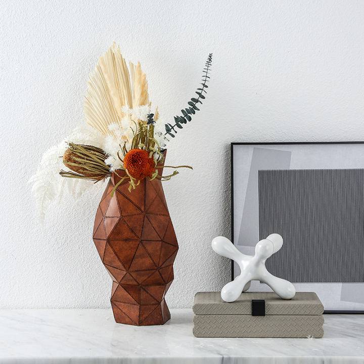 Leather Vase - Brown Fc-Sz2122B -  Vases - ebarza Furniture UAE | Shop Modern Furniture in Abu Dhabi & Dubai - مفروشات ايبازرا في الامارات | تسوق اثاث عصري وديكورات مميزة في دبي وابوظبي