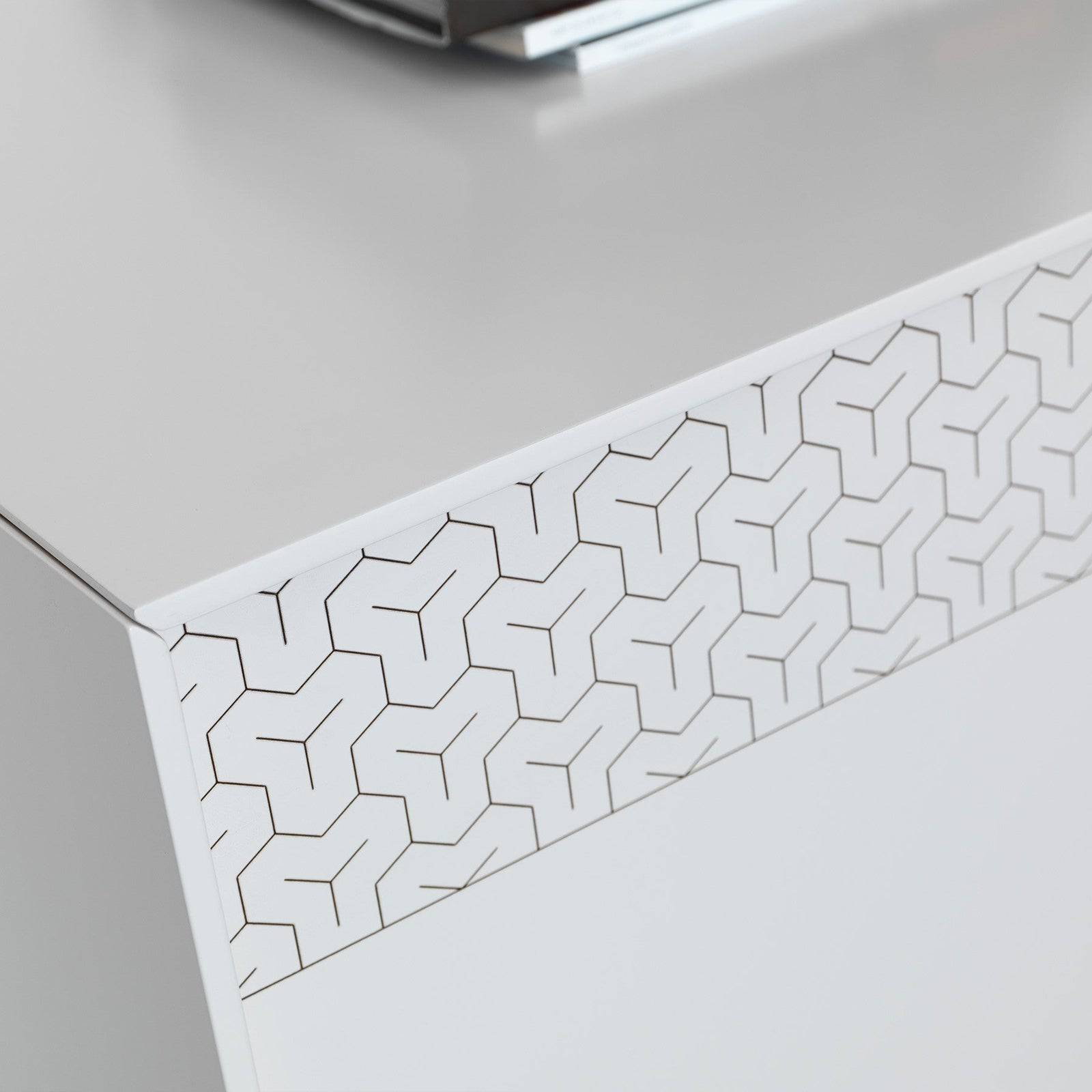 Leon Dresser & Mirror Mia180-Dresser -  Dressers and Mirrors - ebarza Furniture UAE | Shop Modern Furniture in Abu Dhabi & Dubai - مفروشات ايبازرا في الامارات | تسوق اثاث عصري وديكورات مميزة في دبي وابوظبي