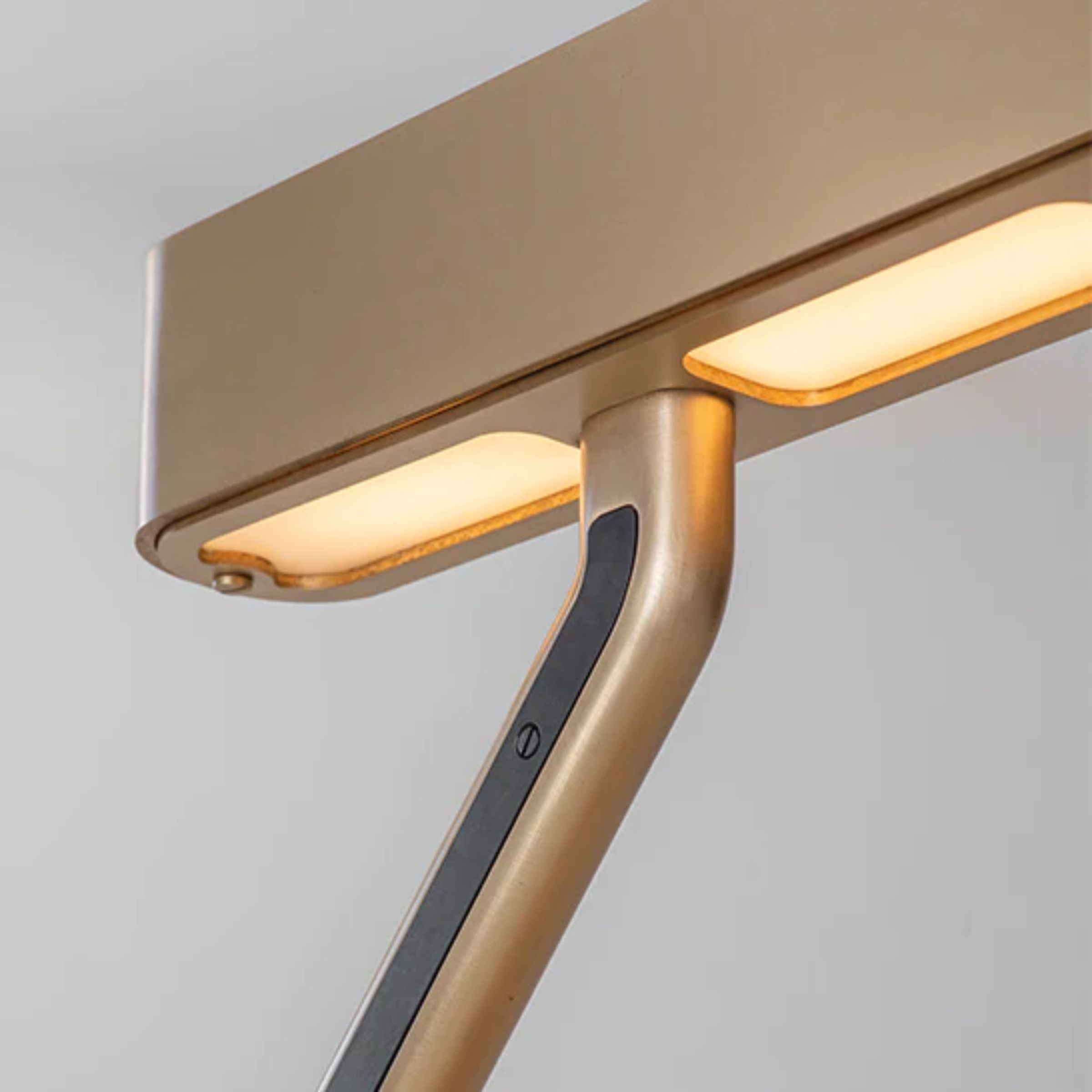 Lexy Table Lamp CY-LTD-1012 -  Desk\table Lamps - ebarza Furniture UAE | Shop Modern Furniture in Abu Dhabi & Dubai - مفروشات ايبازرا في الامارات | تسوق اثاث عصري وديكورات مميزة في دبي وابوظبي