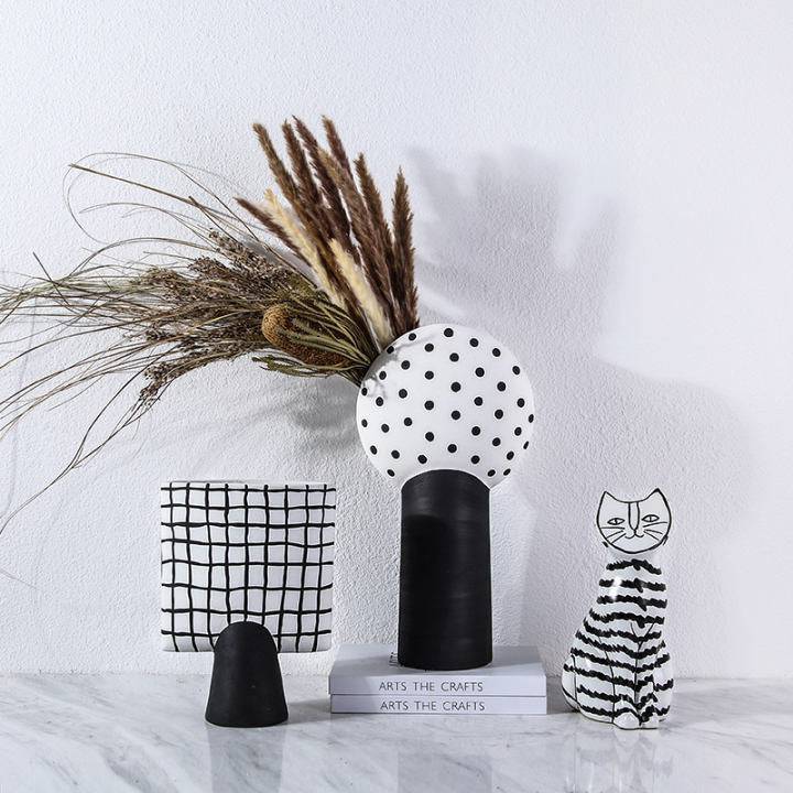 Pillar Vase -Black B Fa-D21023B -  Home Decor Figurines - ebarza Furniture UAE | Shop Modern Furniture in Abu Dhabi & Dubai - مفروشات ايبازرا في الامارات | تسوق اثاث عصري وديكورات مميزة في دبي وابوظبي