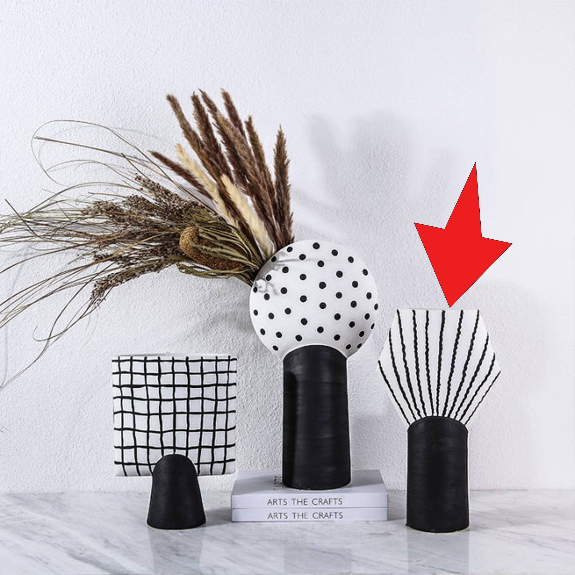 Pillar Vase -Black B Fa-D21023B -  Home Decor Figurines - ebarza Furniture UAE | Shop Modern Furniture in Abu Dhabi & Dubai - مفروشات ايبازرا في الامارات | تسوق اثاث عصري وديكورات مميزة في دبي وابوظبي