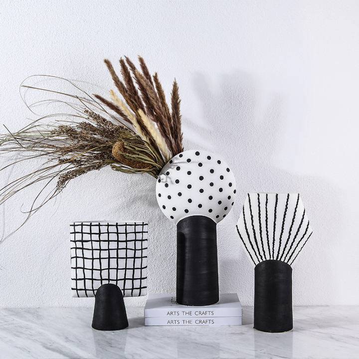 Pillar Vase -Black C Fa-D21023C -  Home Decor Figurines - ebarza Furniture UAE | Shop Modern Furniture in Abu Dhabi & Dubai - مفروشات ايبازرا في الامارات | تسوق اثاث عصري وديكورات مميزة في دبي وابوظبي