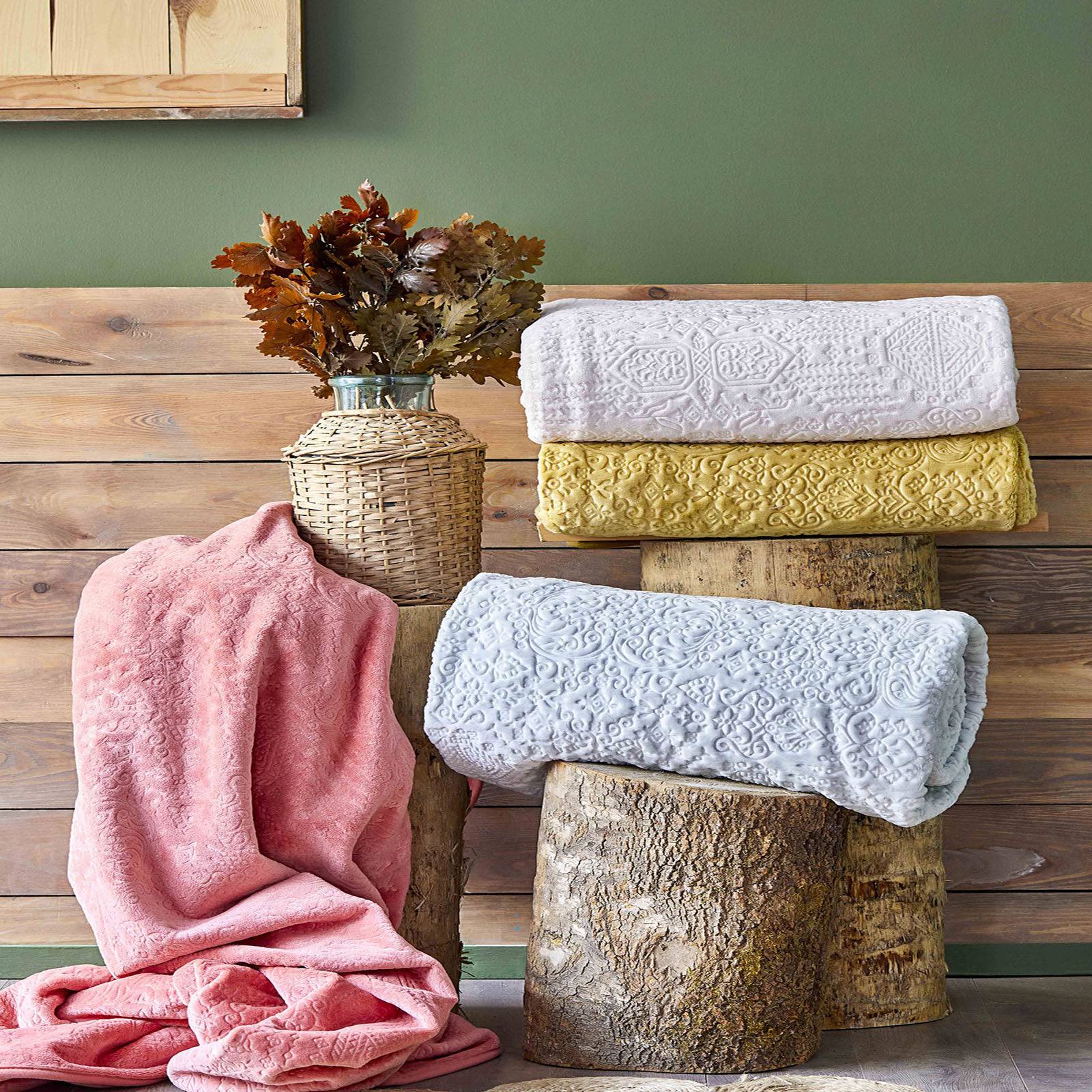 Rauqel Pudra  Throw Blanket Double 200.15.01.0122 -  Blankets - ebarza Furniture UAE | Shop Modern Furniture in Abu Dhabi & Dubai - مفروشات ايبازرا في الامارات | تسوق اثاث عصري وديكورات مميزة في دبي وابوظبي