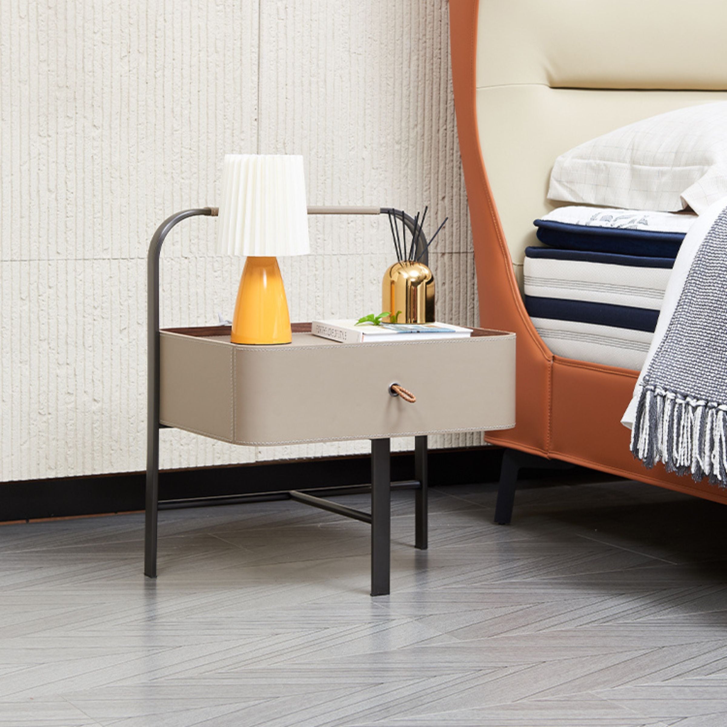 AS IS - Saddle Leather Side Table MLL-E10 -  DISPLAY ITEM - ebarza Furniture UAE | Shop Modern Furniture in Abu Dhabi & Dubai - مفروشات ايبازرا في الامارات | تسوق اثاث عصري وديكورات مميزة في دبي وابوظبي