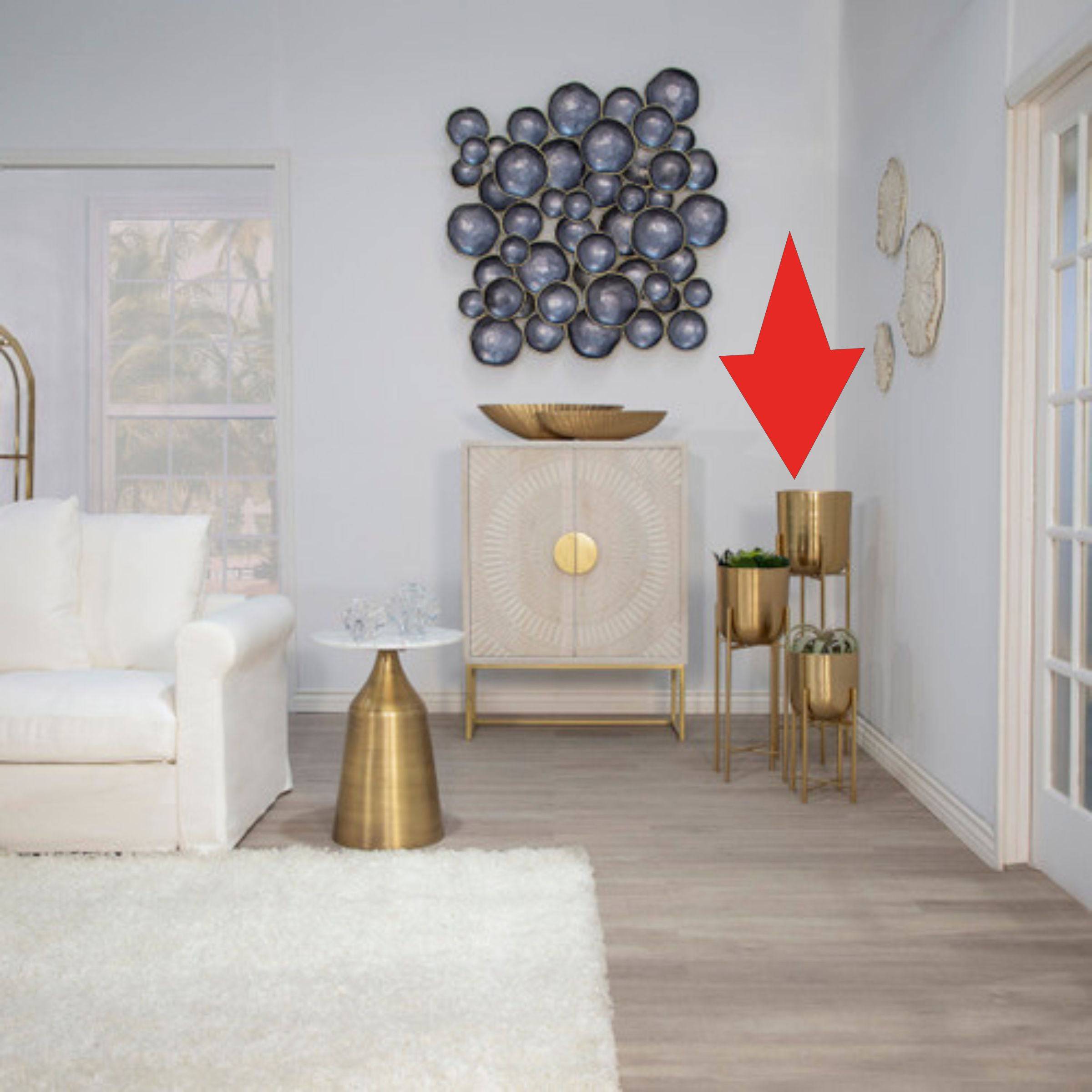 Set Of 3 Metal Planters On Stand - 40,30,20 Cm - Gold 14630 -  Planter Boxes - ebarza Furniture UAE | Shop Modern Furniture in Abu Dhabi & Dubai - مفروشات ايبازرا في الامارات | تسوق اثاث عصري وديكورات مميزة في دبي وابوظبي