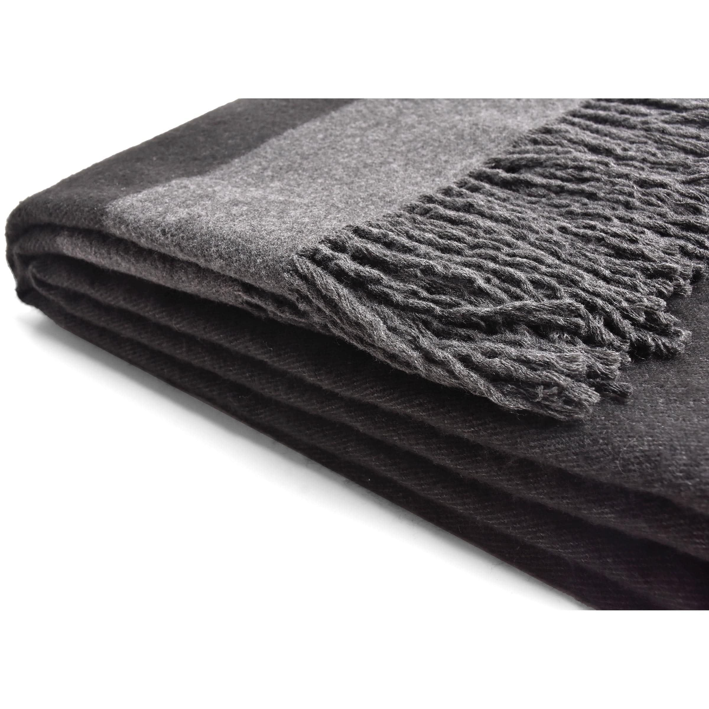 Skjf Lincoln Acrylic Tassel Blanket Etb-002 -  Blankets - ebarza Furniture UAE | Shop Modern Furniture in Abu Dhabi & Dubai - مفروشات ايبازرا في الامارات | تسوق اثاث عصري وديكورات مميزة في دبي وابوظبي