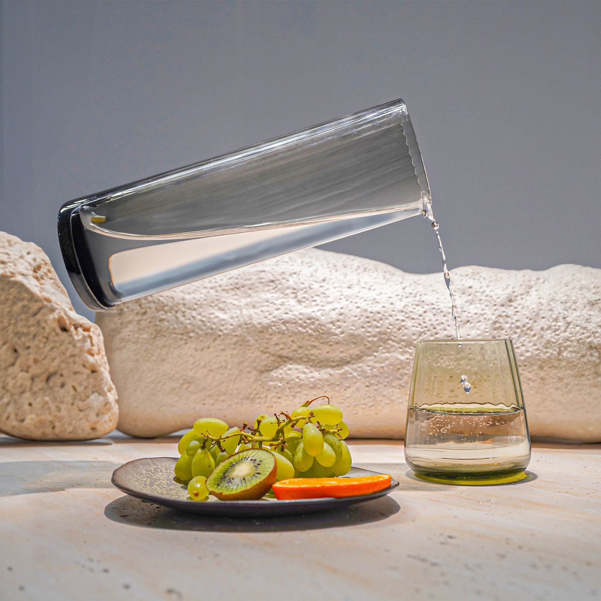 Smoked grey  carafe 1.2L 23F040P2 -  Drinkware - ebarza Furniture UAE | Shop Modern Furniture in Abu Dhabi & Dubai - مفروشات ايبازرا في الامارات | تسوق اثاث عصري وديكورات مميزة في دبي وابوظبي