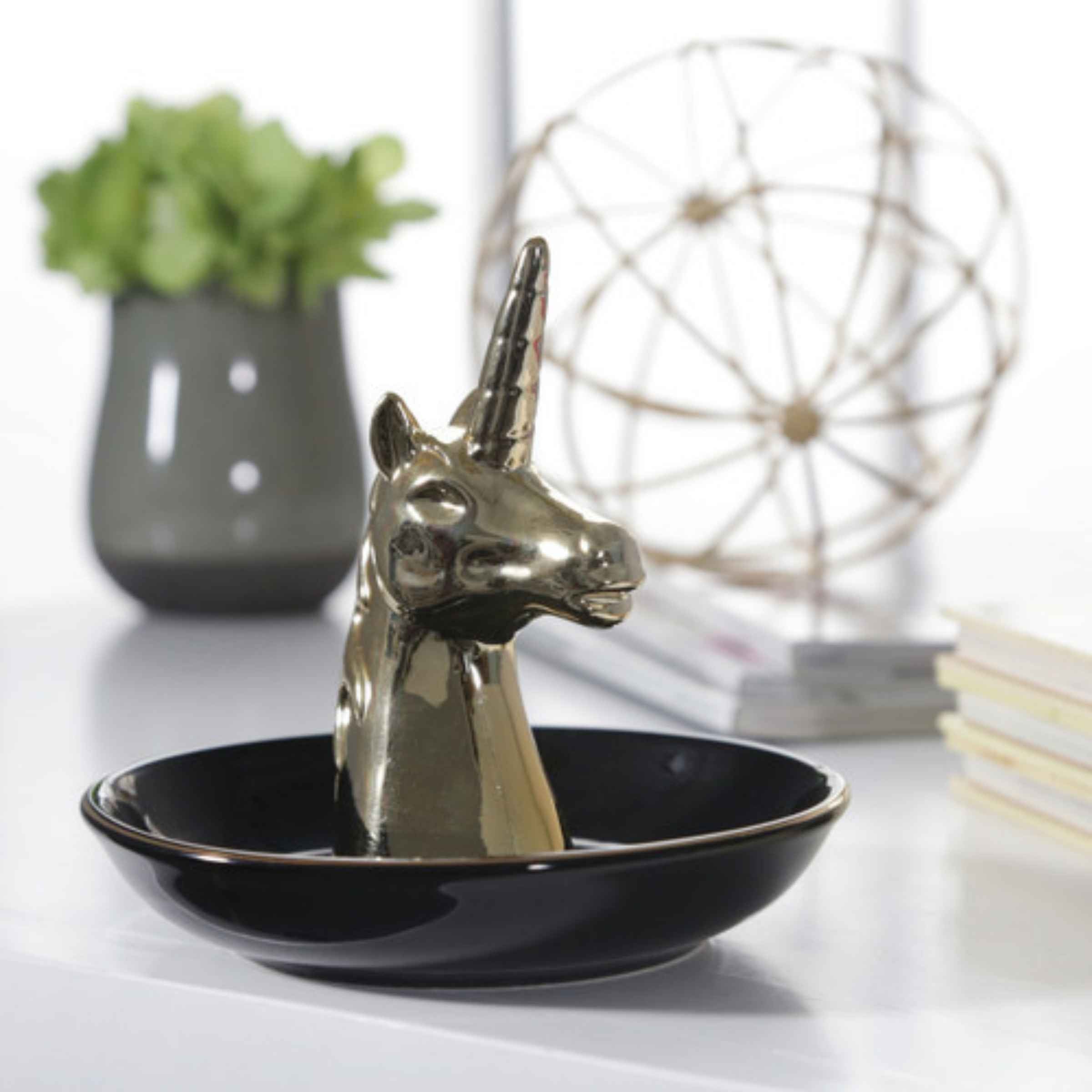 Unicorn Trinket Ceramic Tray 15  Cm - Black And Gold 12747-23 -  Home Decor Figurines - ebarza Furniture UAE | Shop Modern Furniture in Abu Dhabi & Dubai - مفروشات ايبازرا في الامارات | تسوق اثاث عصري وديكورات مميزة في دبي وابوظبي
