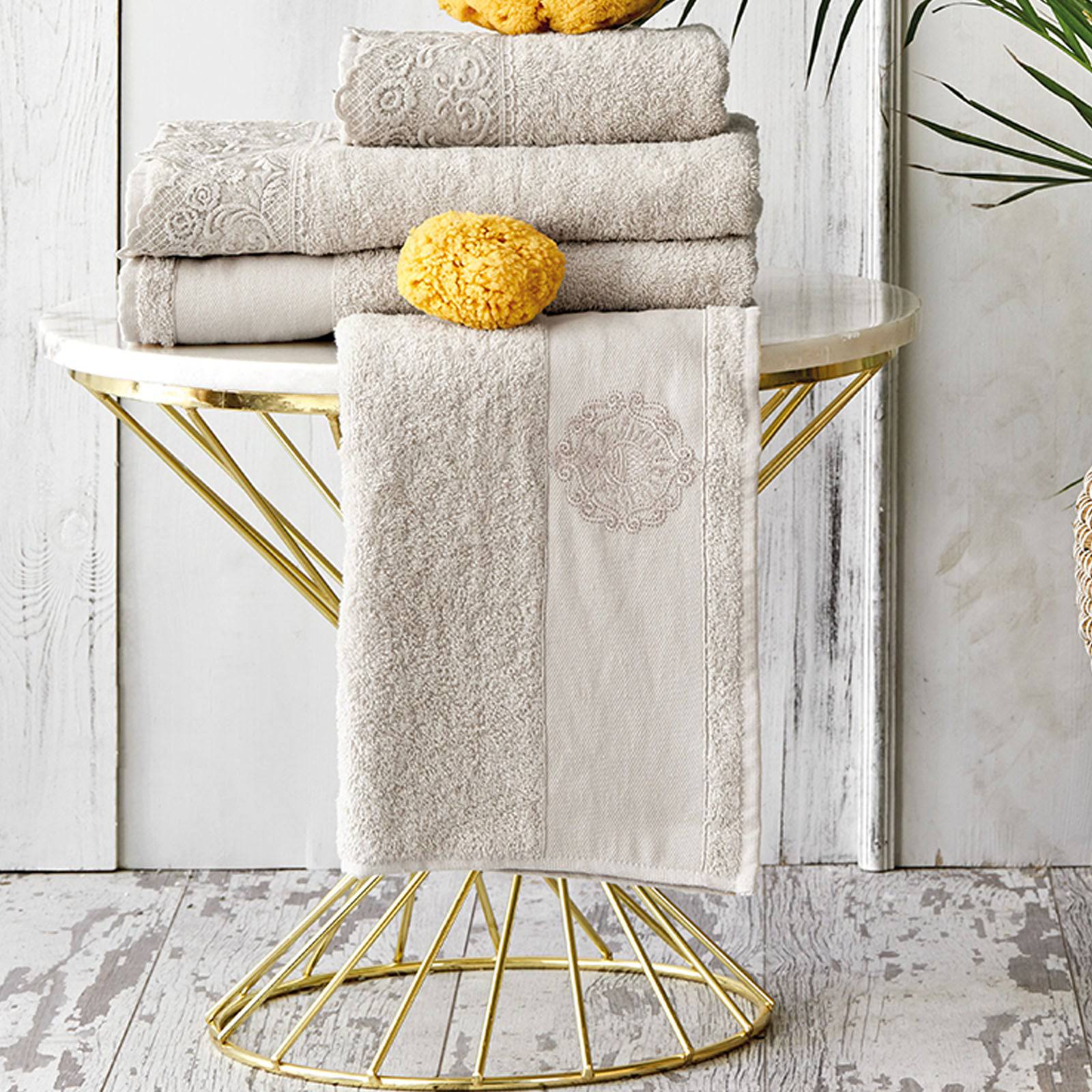 Valeria Royal Lacy Gold Hammam Set  200.15.01.0243 -  Towels - ebarza Furniture UAE | Shop Modern Furniture in Abu Dhabi & Dubai - مفروشات ايبازرا في الامارات | تسوق اثاث عصري وديكورات مميزة في دبي وابوظبي