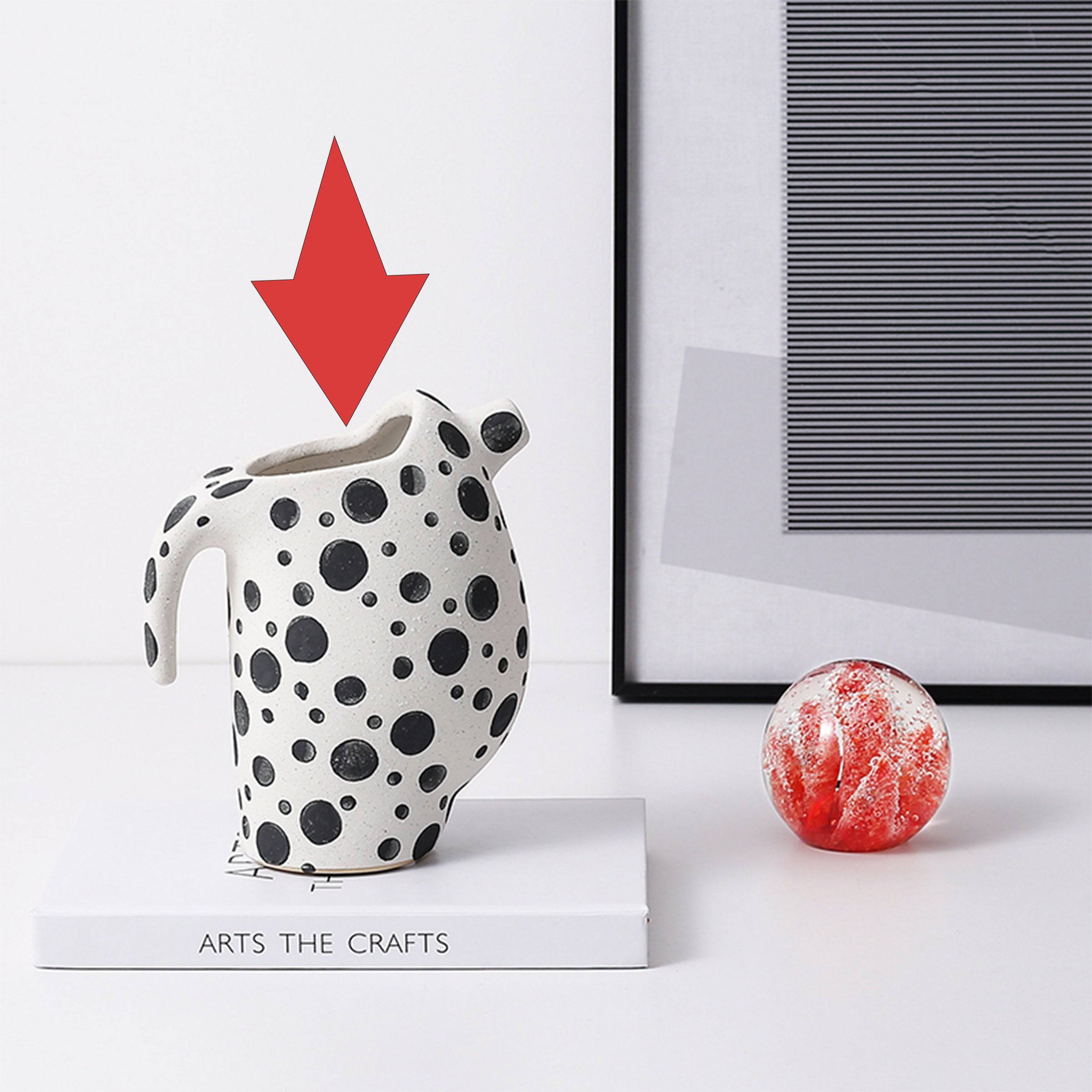 White Sand Geometric Vase- D Fa-D21091D -  Vases - ebarza Furniture UAE | Shop Modern Furniture in Abu Dhabi & Dubai - مفروشات ايبازرا في الامارات | تسوق اثاث عصري وديكورات مميزة في دبي وابوظبي