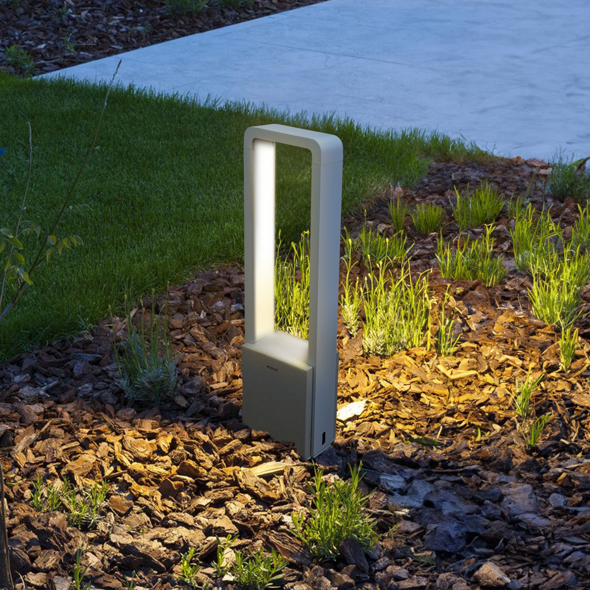 Yingjiao Outdoor Lamp MO-7104W -  Outdoor lightings - ebarza Furniture UAE | Shop Modern Furniture in Abu Dhabi & Dubai - مفروشات ايبازرا في الامارات | تسوق اثاث عصري وديكورات مميزة في دبي وابوظبي