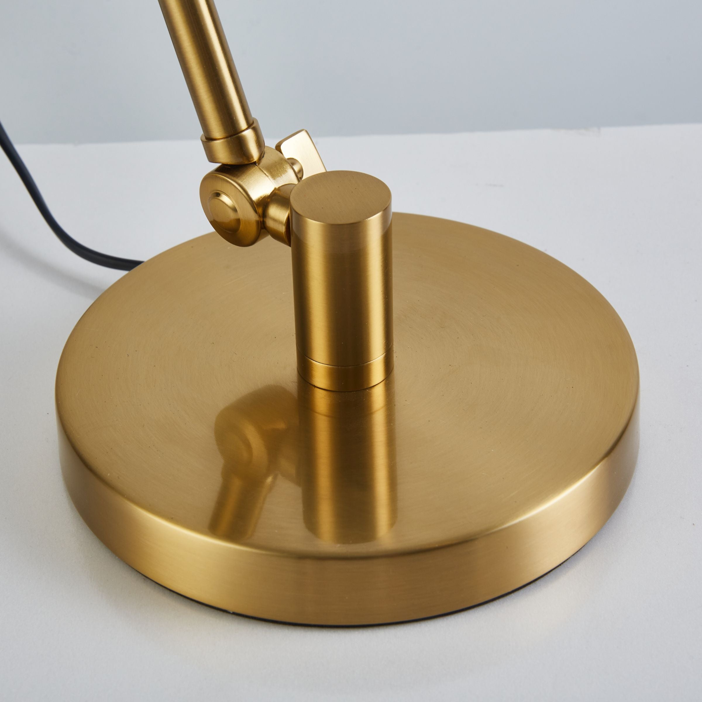 Zoe Table Lamp CY-LTD-1022 -  Desk\table Lamps - ebarza Furniture UAE | Shop Modern Furniture in Abu Dhabi & Dubai - مفروشات ايبازرا في الامارات | تسوق اثاث عصري وديكورات مميزة في دبي وابوظبي